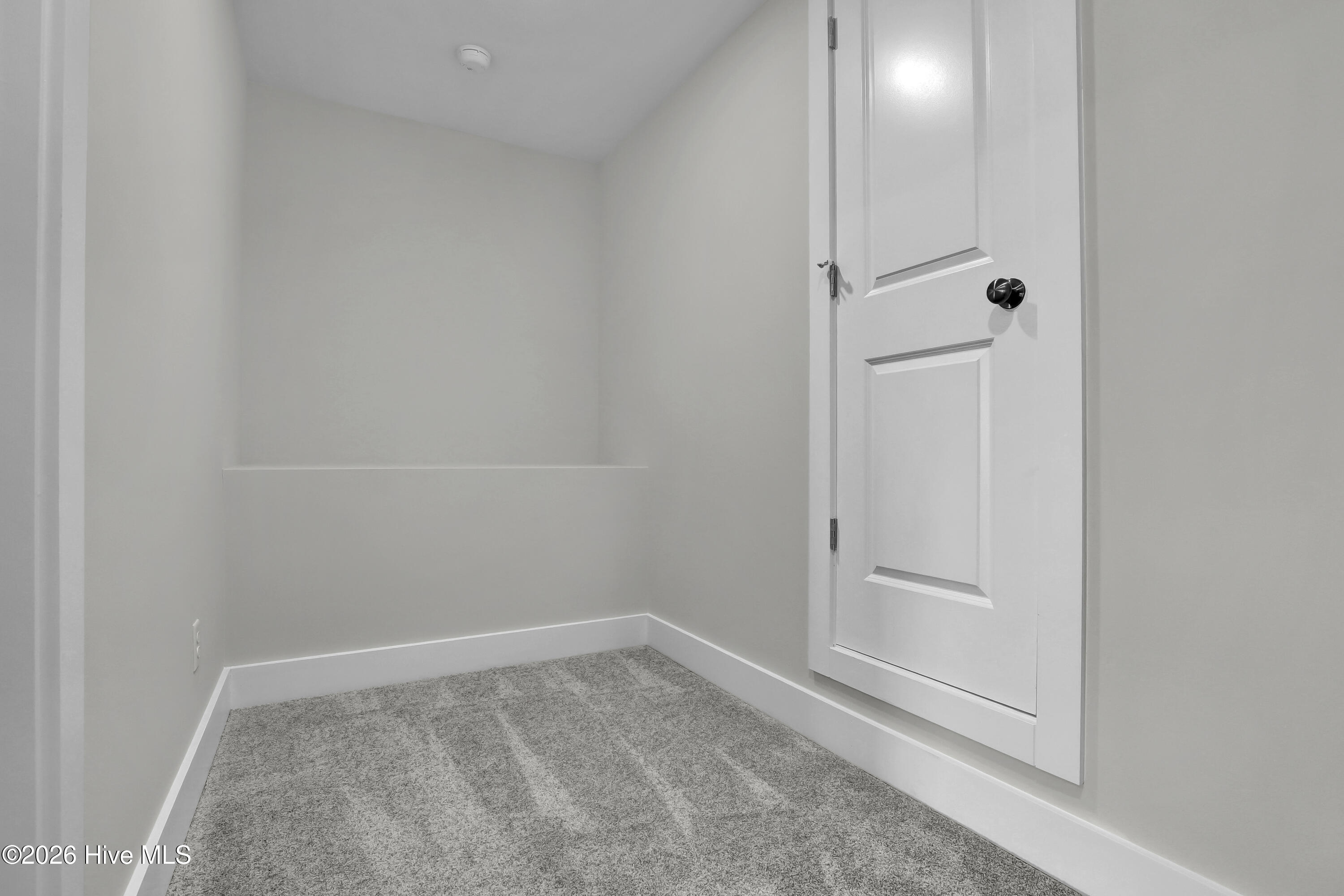 100547991 | Photo 25