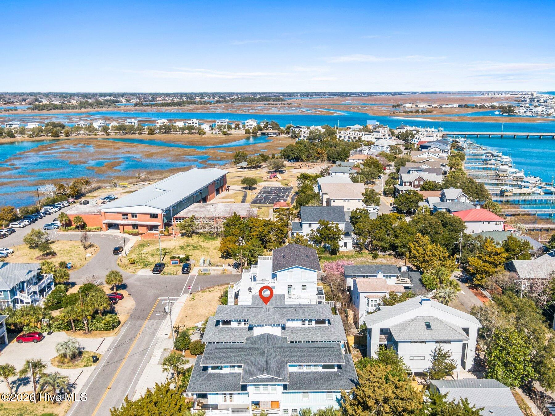 100557261 | Photo 52