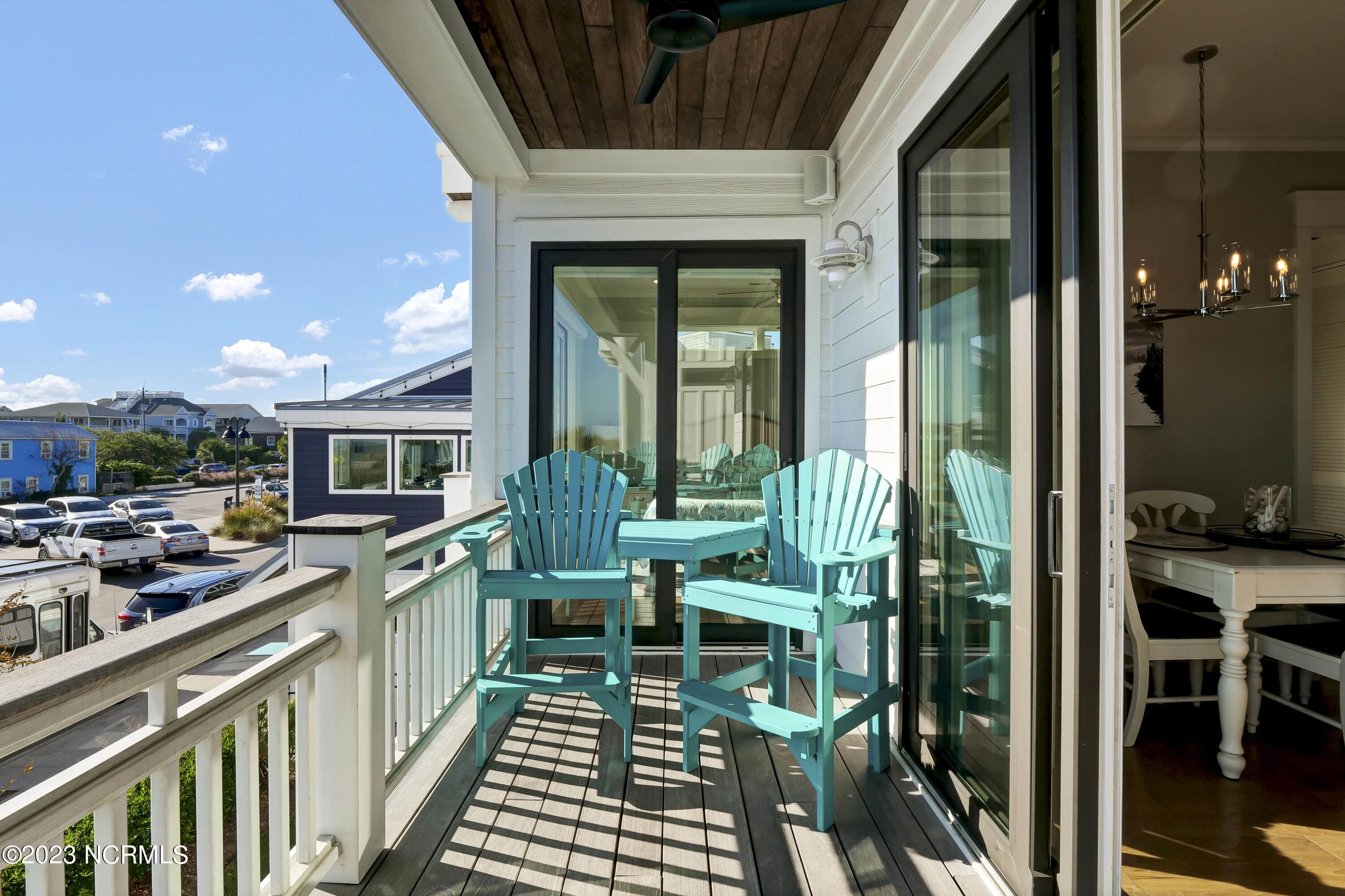 100550816 | Photo 11