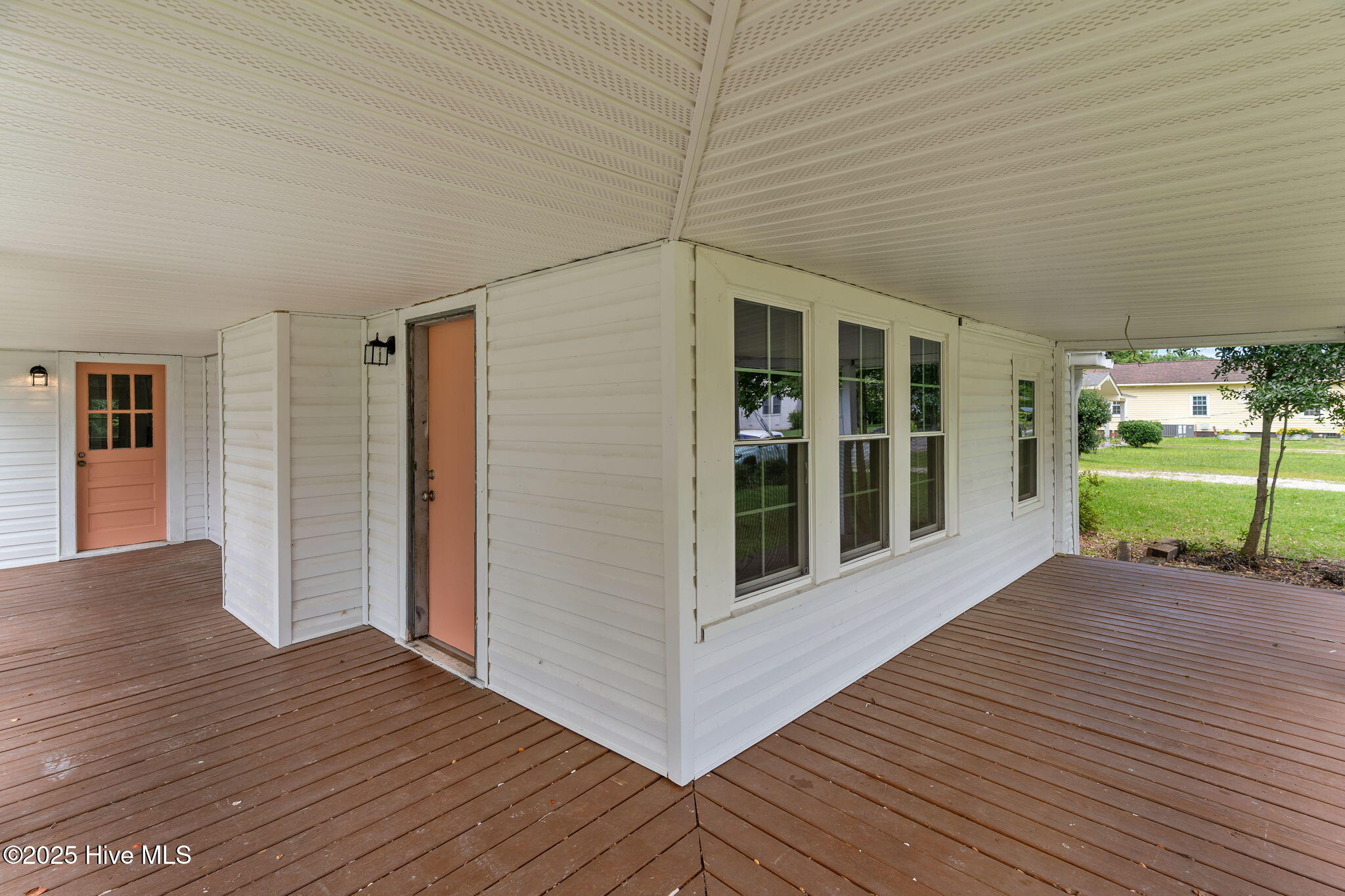 100556871 | Photo 43