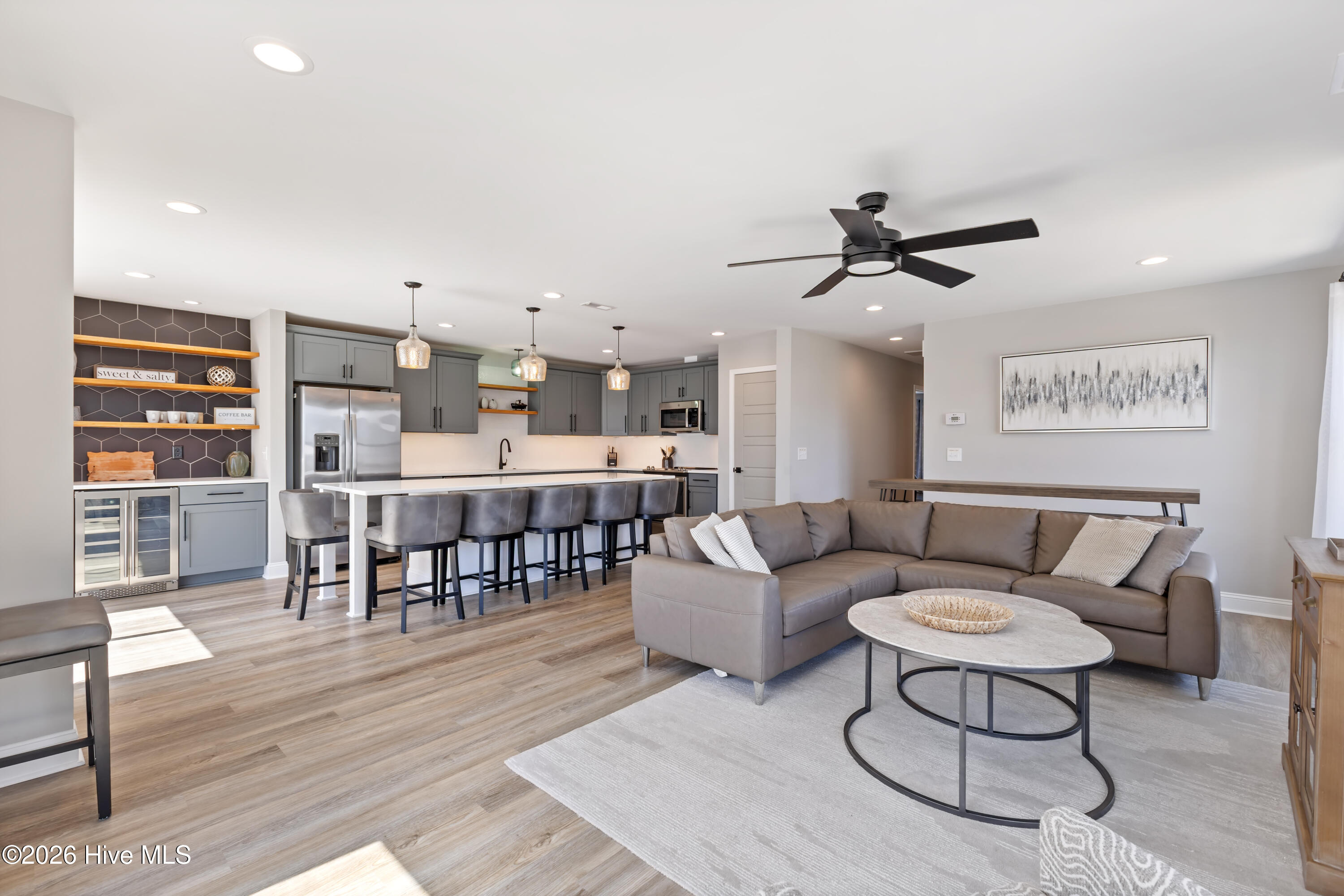 100564828 | Photo 10