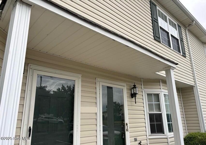 Property at 2112 Flagstone Court