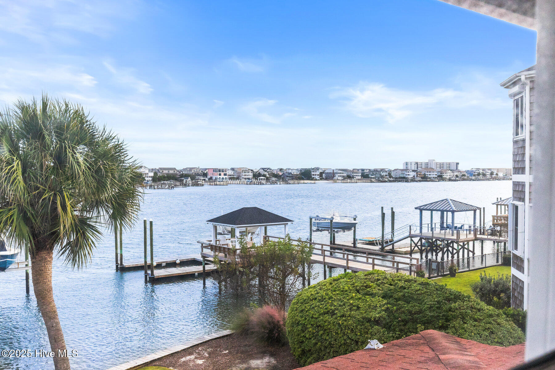 100553699 | Photo 21