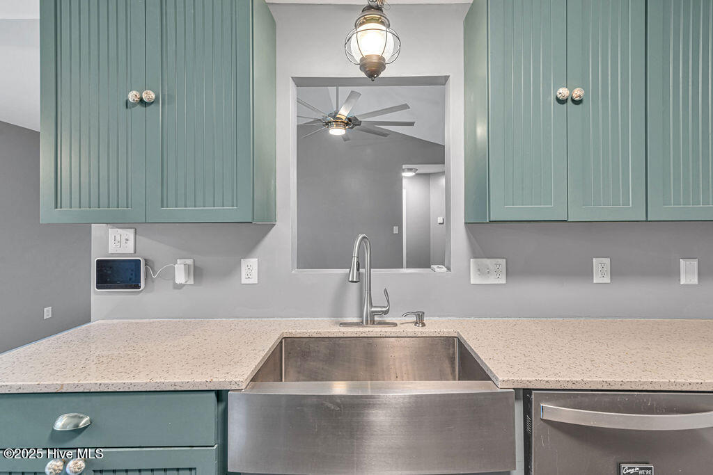 100546198 | Photo 13