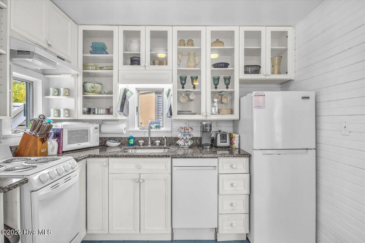 100563686 | Photo 22