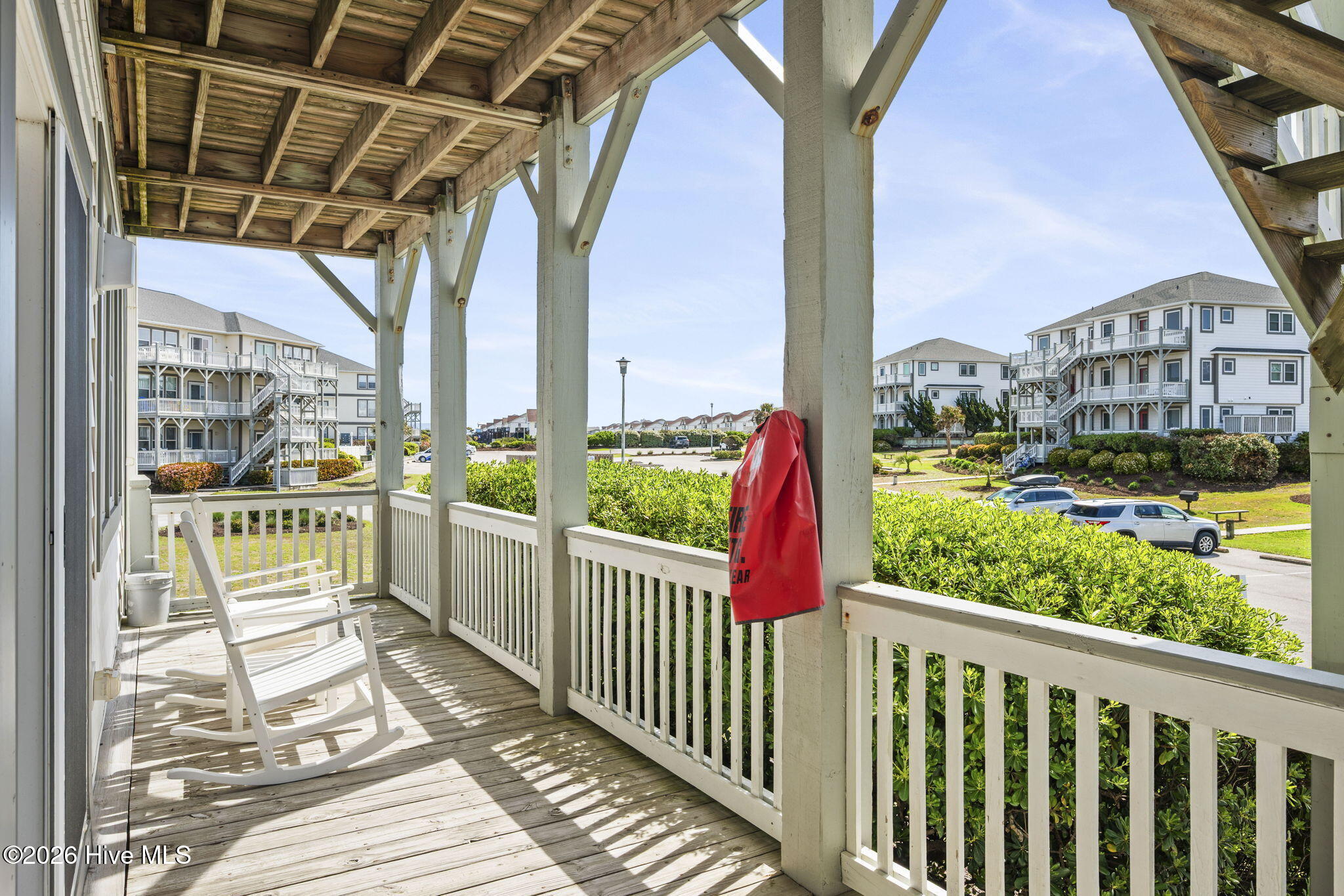 100566433 | Photo 38