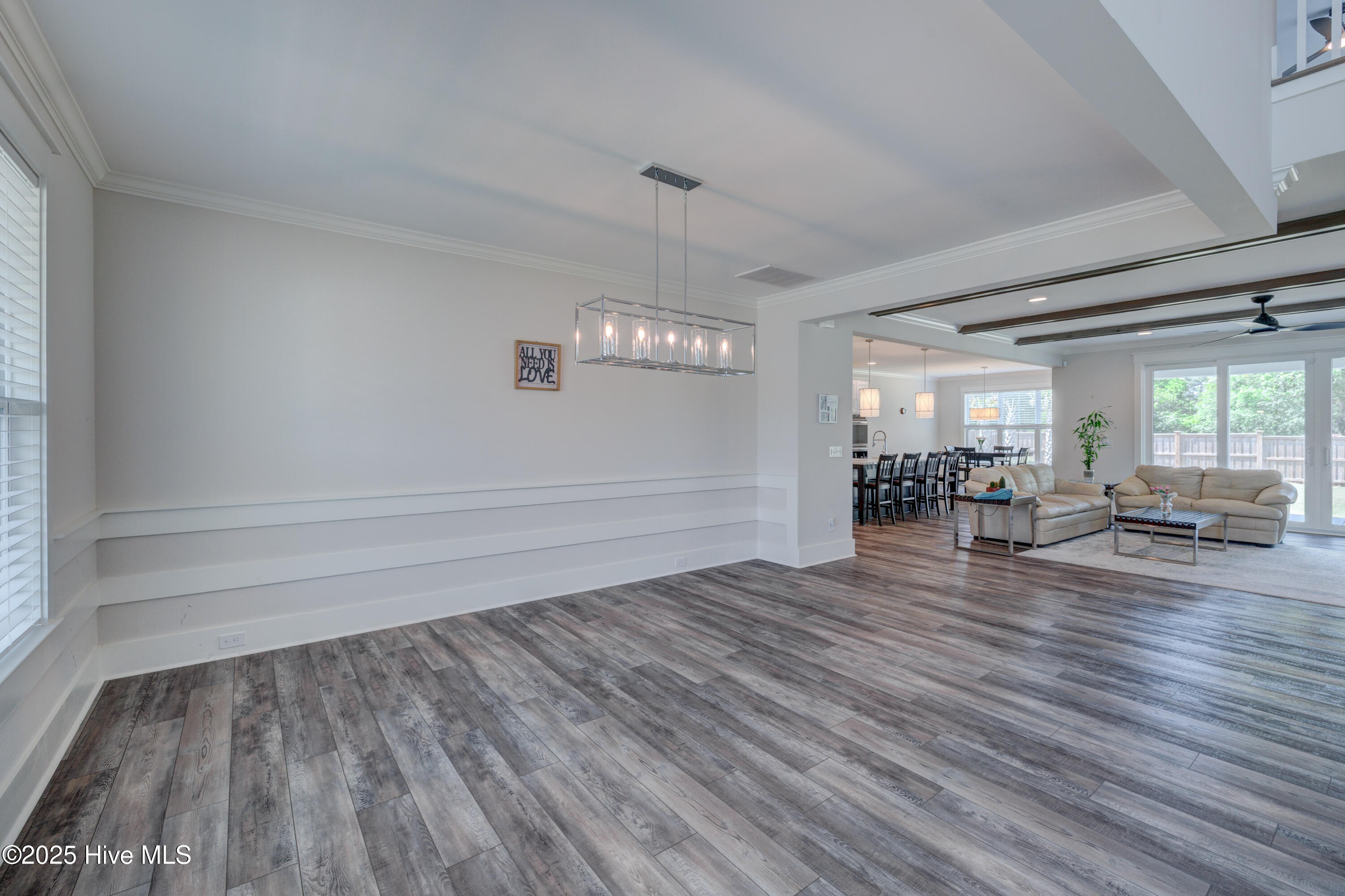 100553417 | Photo 12