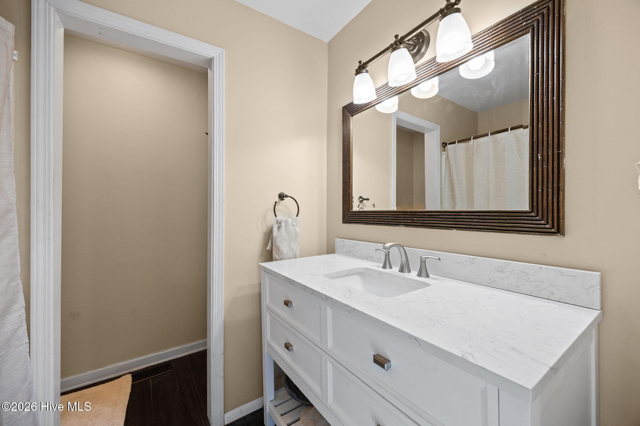 100553849 | Photo 20