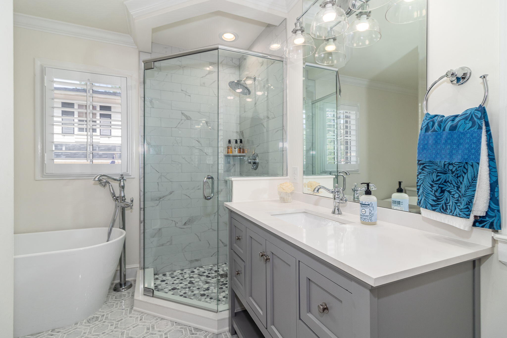 38-web-or-mls-2421 WALTON WAY ©--26