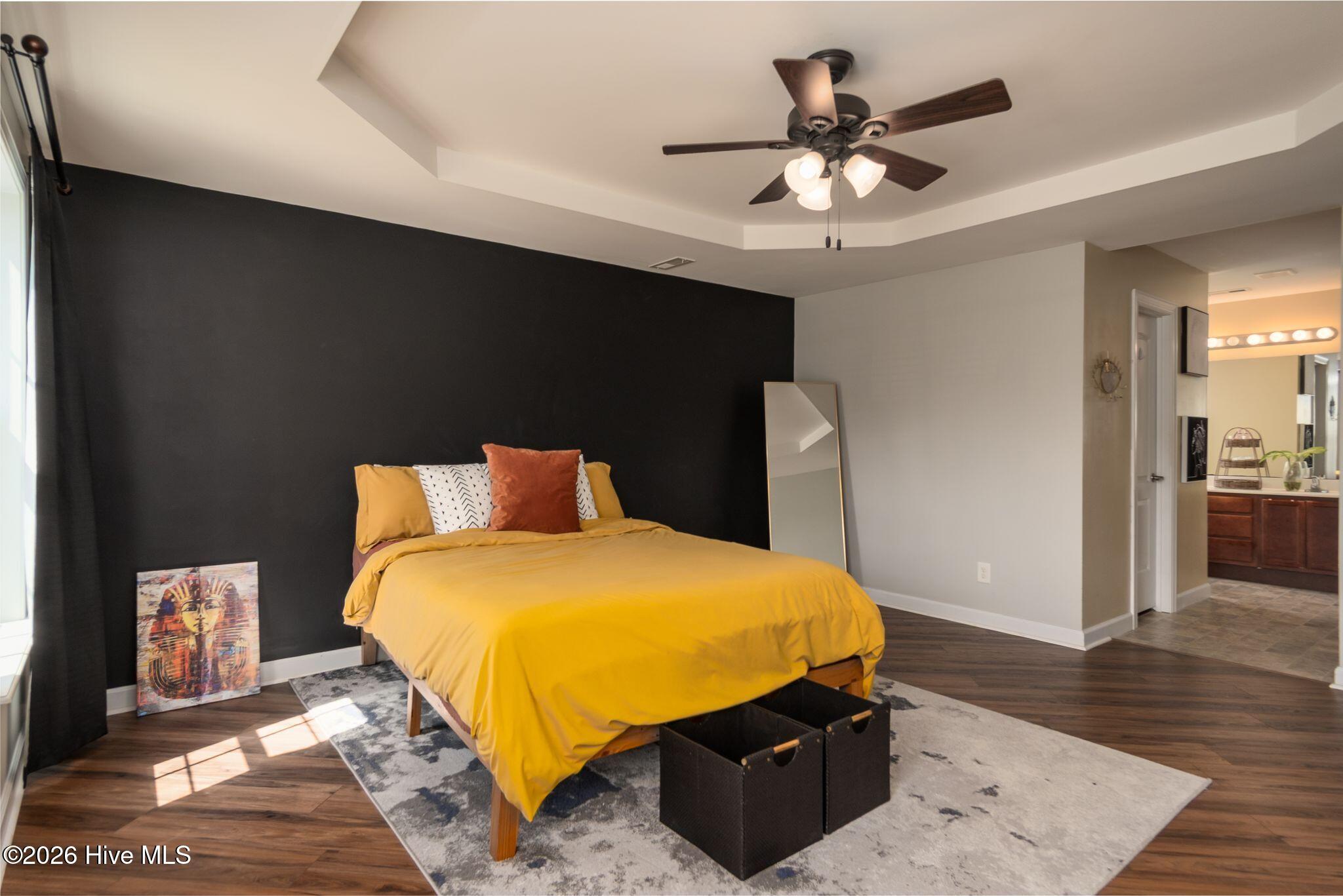 100565163 | Photo 24