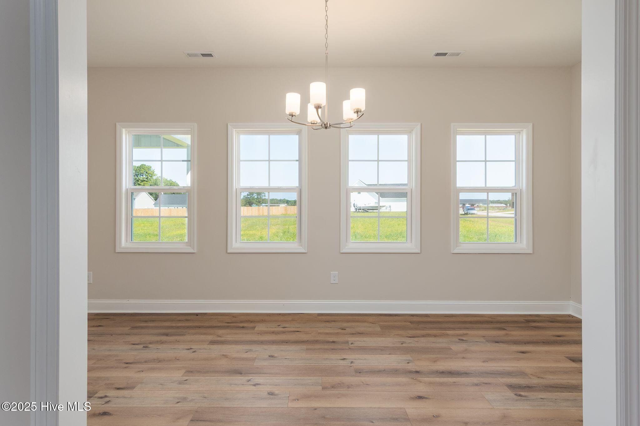 100496032 | Photo 13