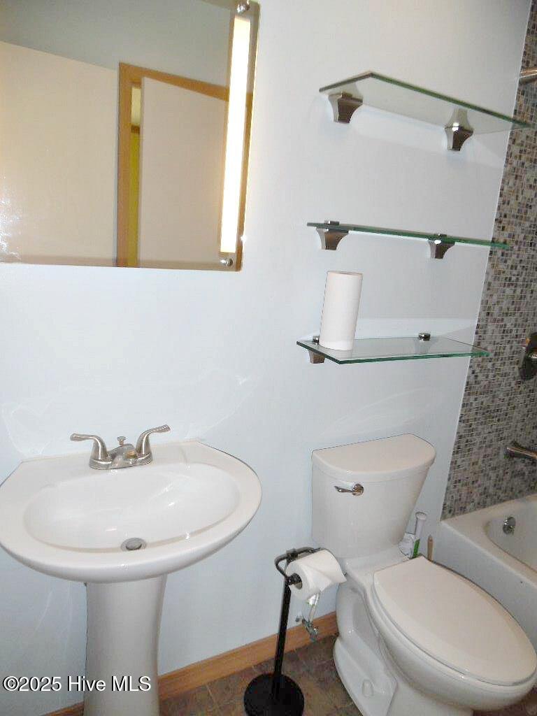 100545900 | Photo 11