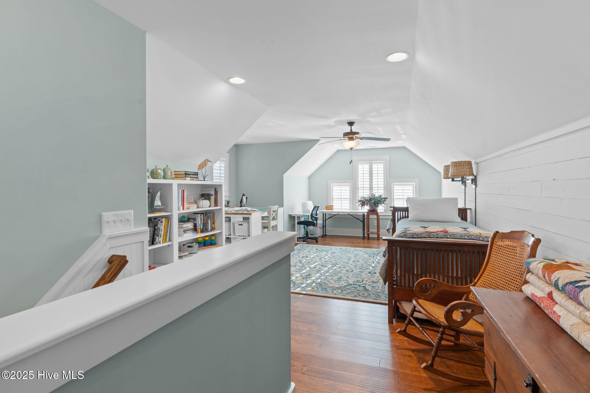 100539203 | Photo 36