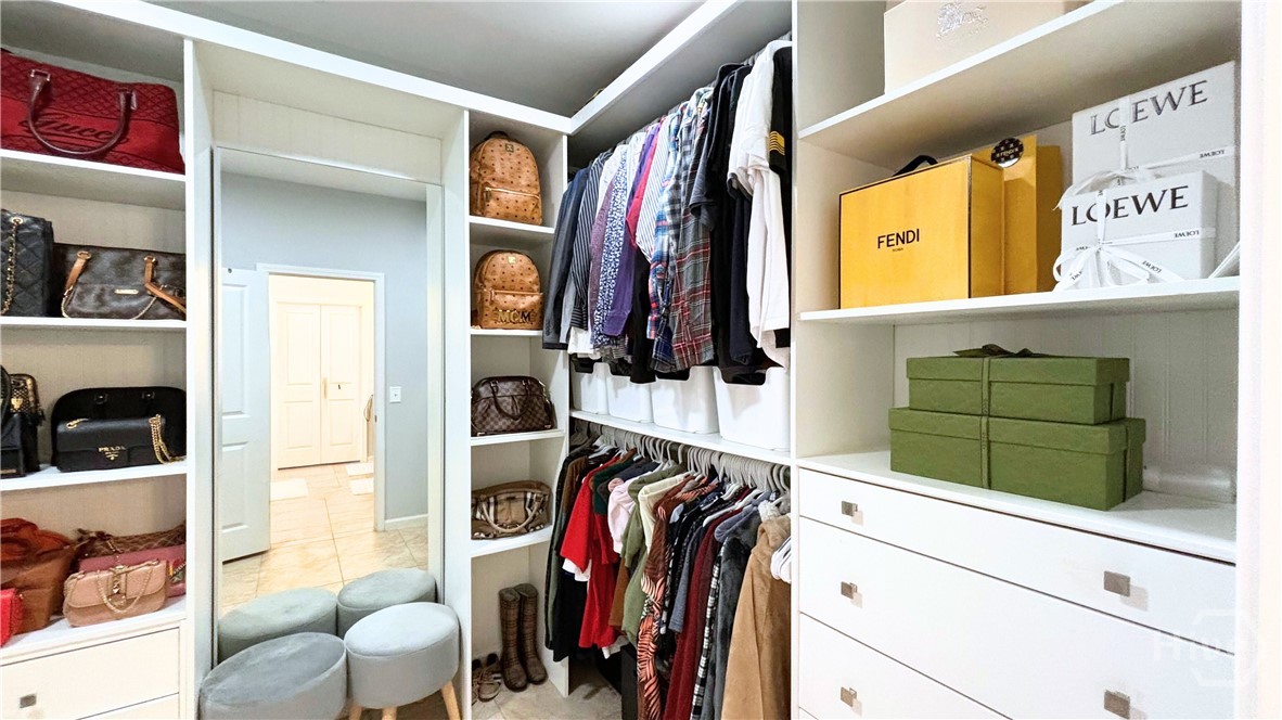 Custom Walk-In-Closet
