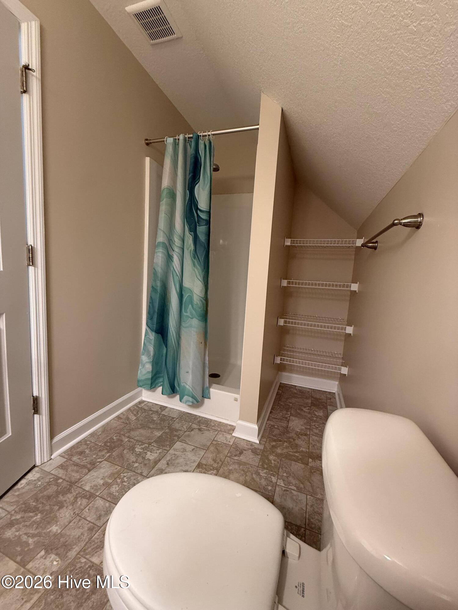 100568858 | Photo 19