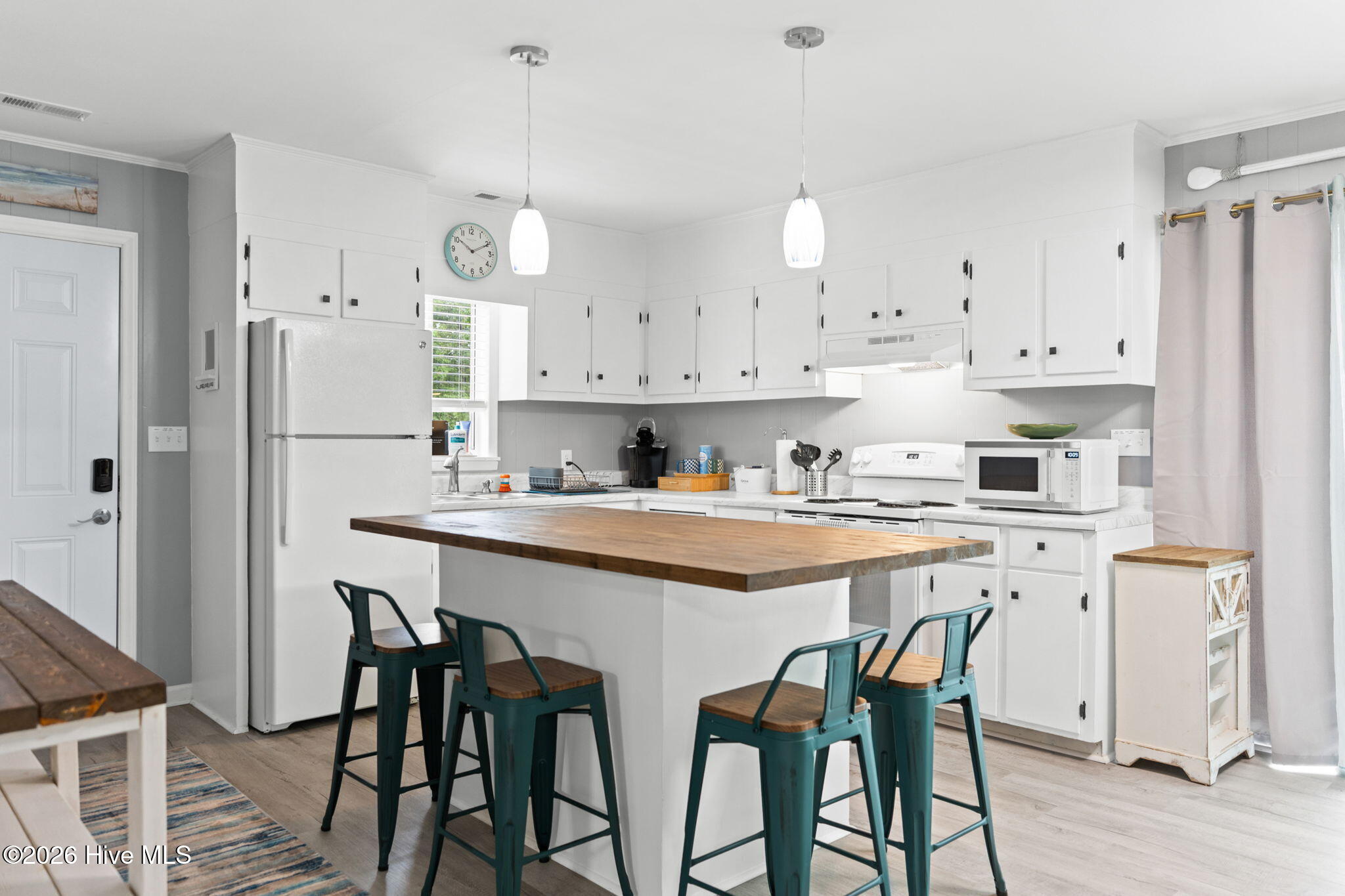 100563184 | Photo 14