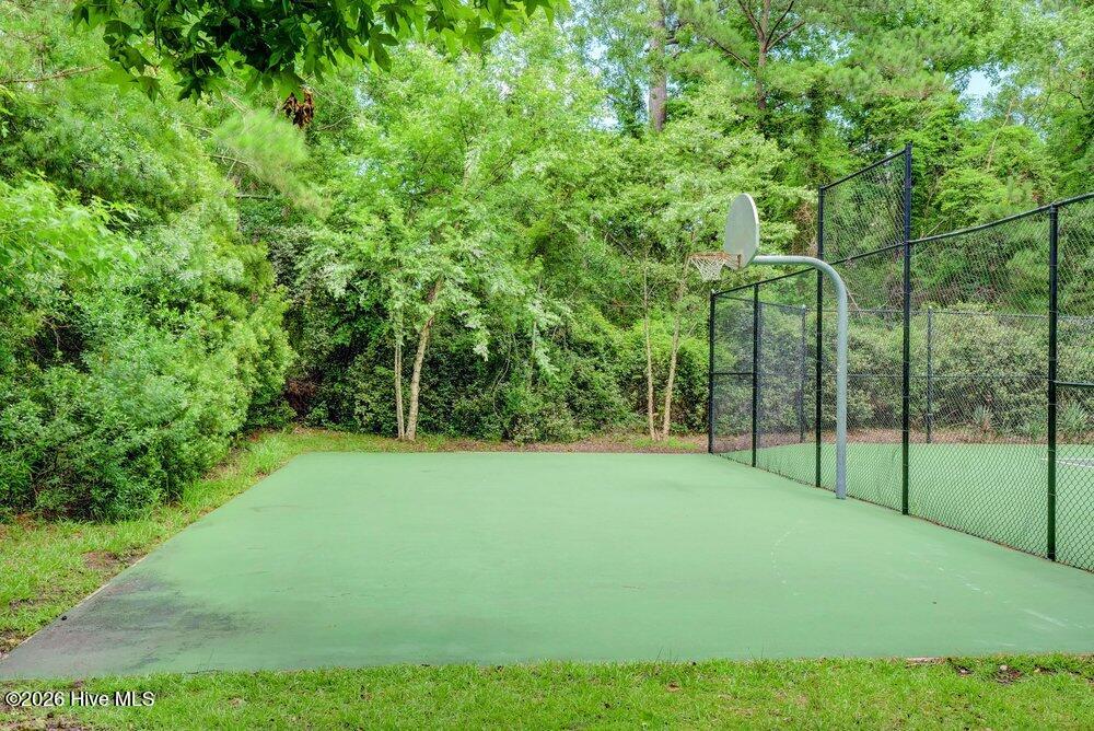 100563966 | Photo 84