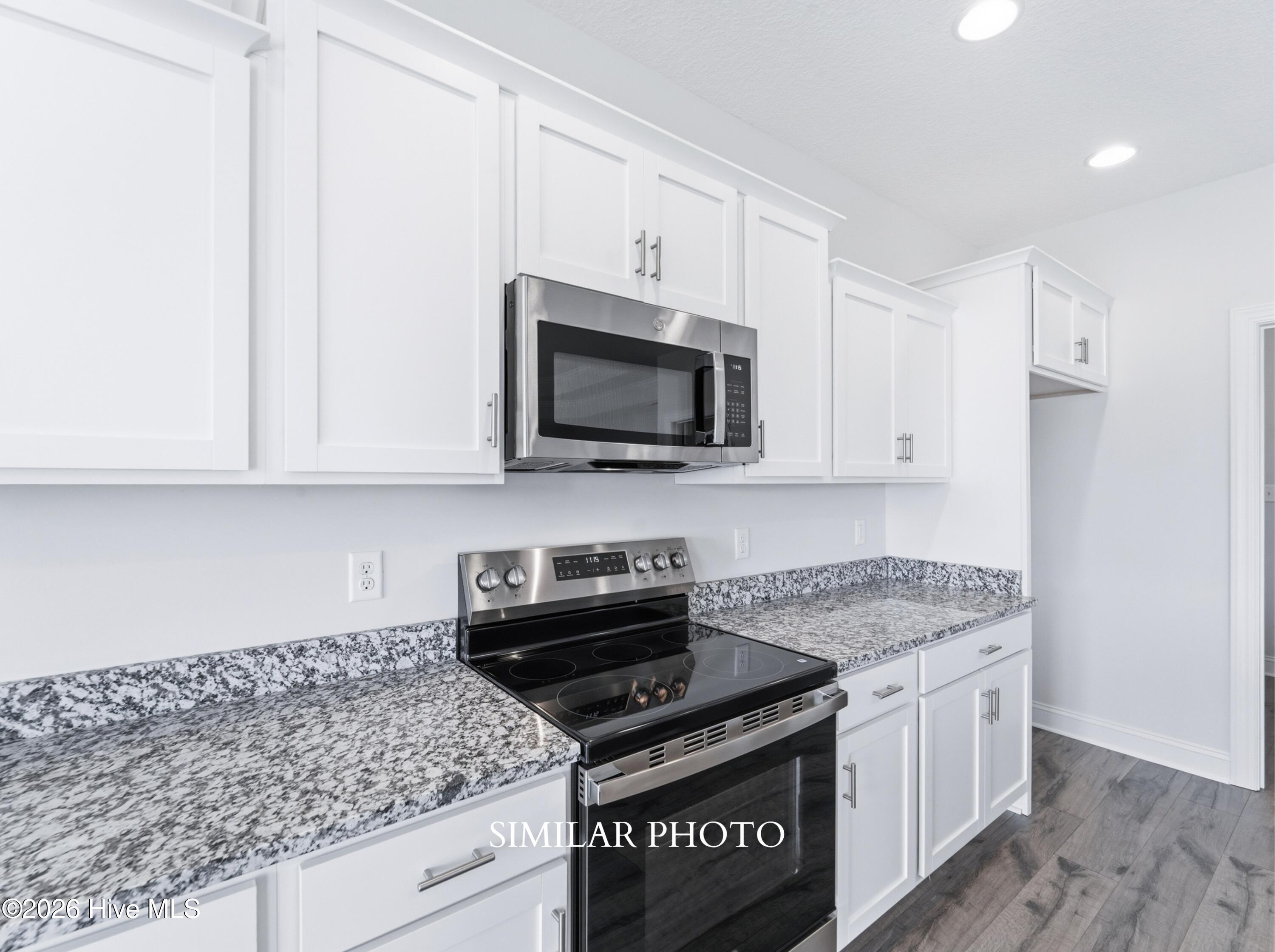 100553958 | Photo 14