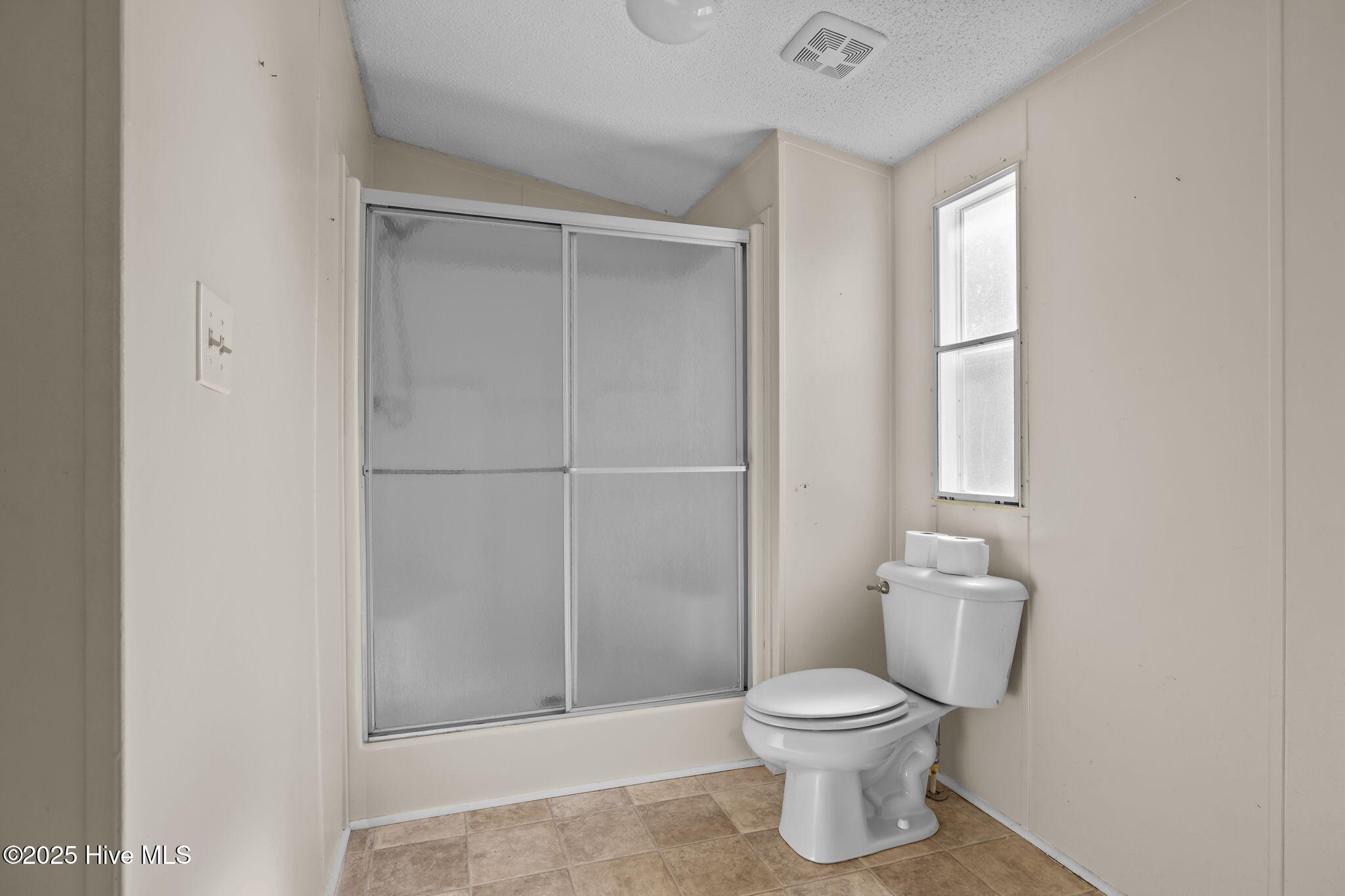 100540304 | Photo 19