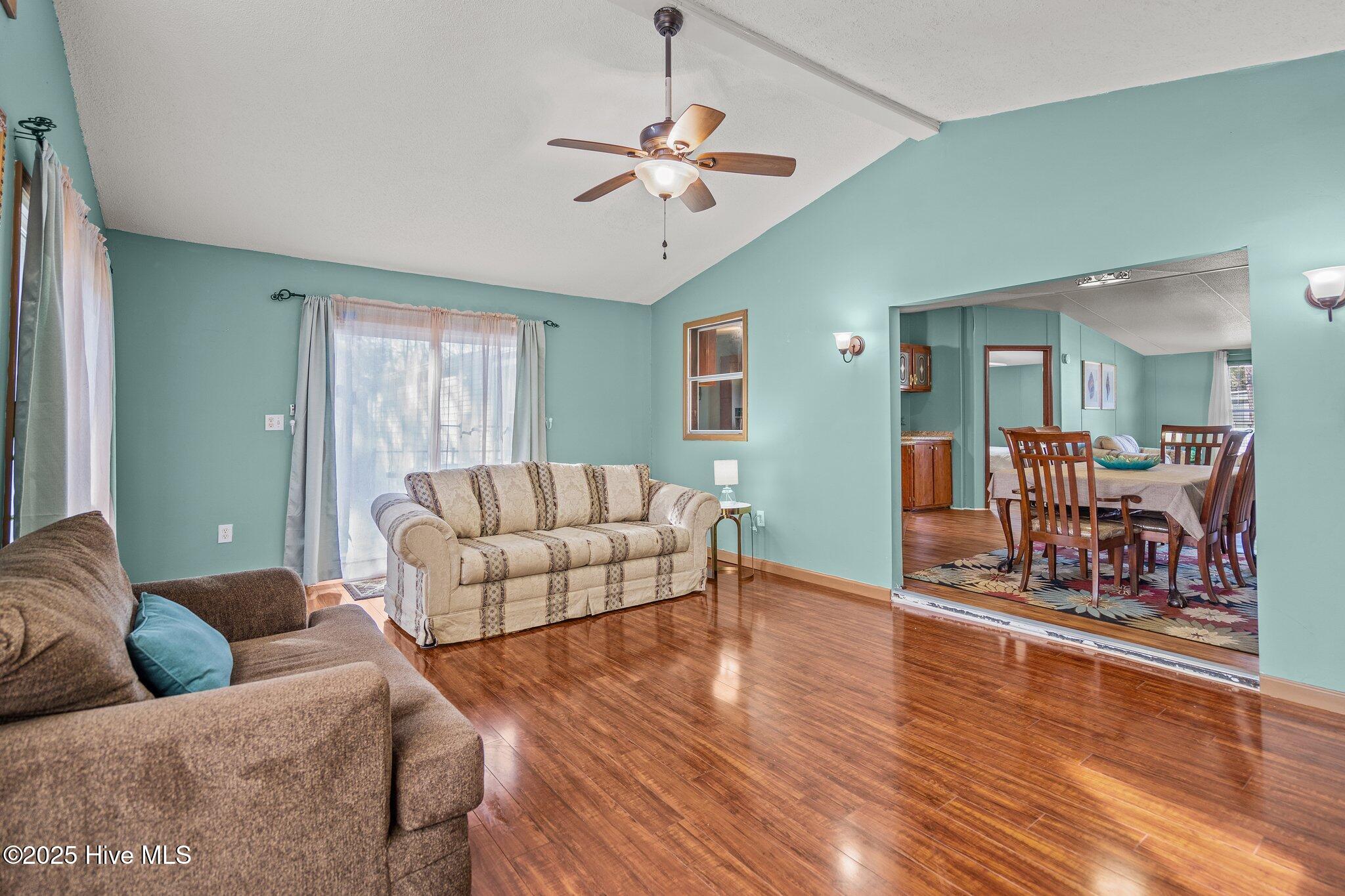 100564611 | Photo 17