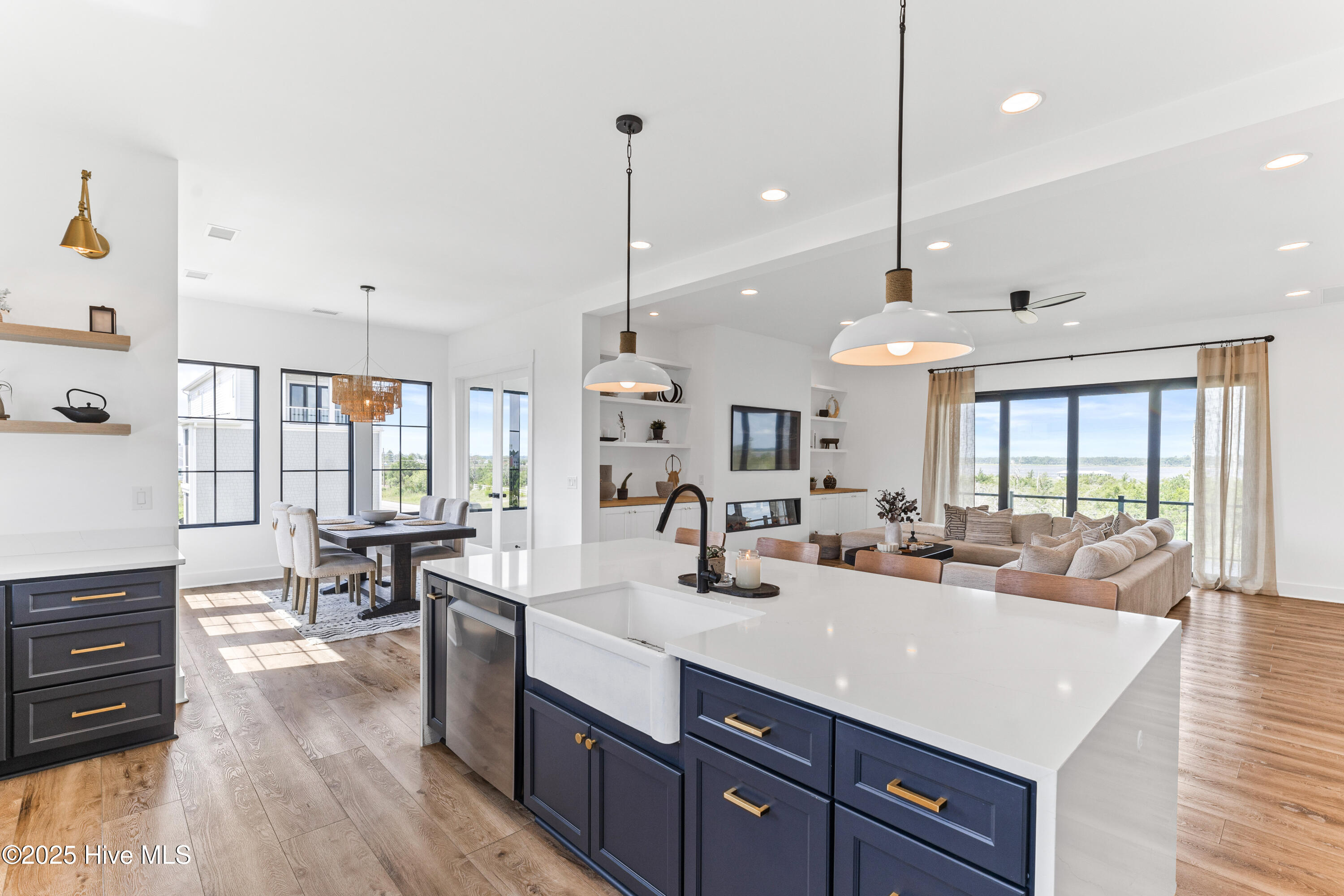 100534624 | Photo 14