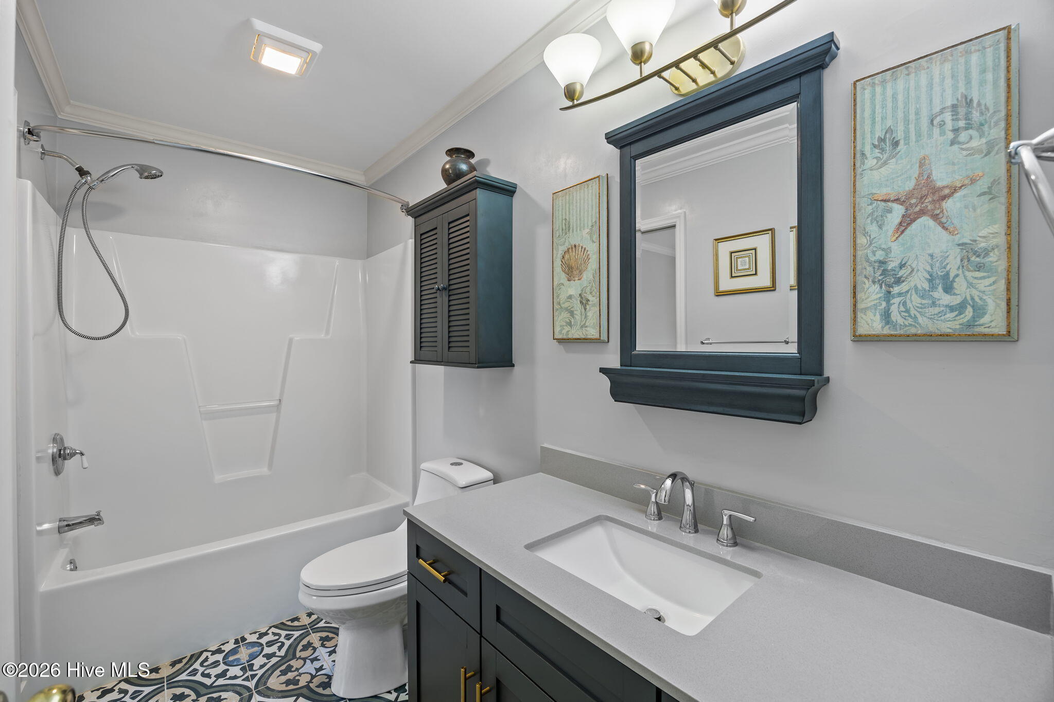 100565188 | Photo 33