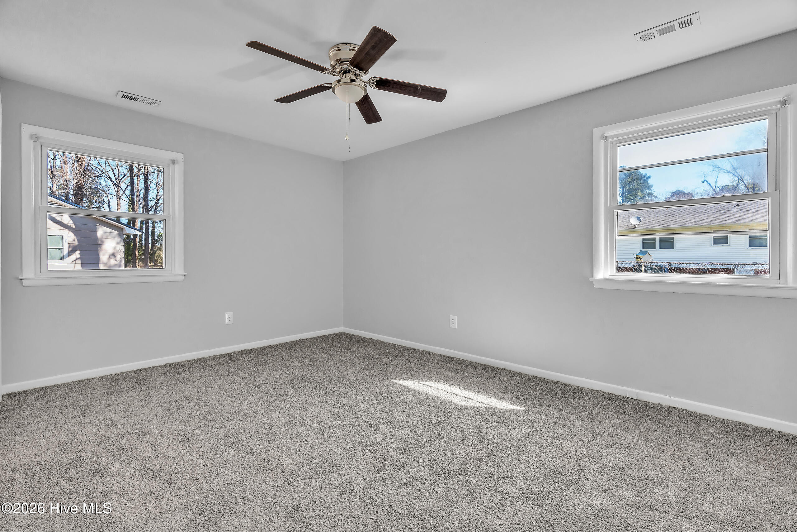 100561824 | Photo 18