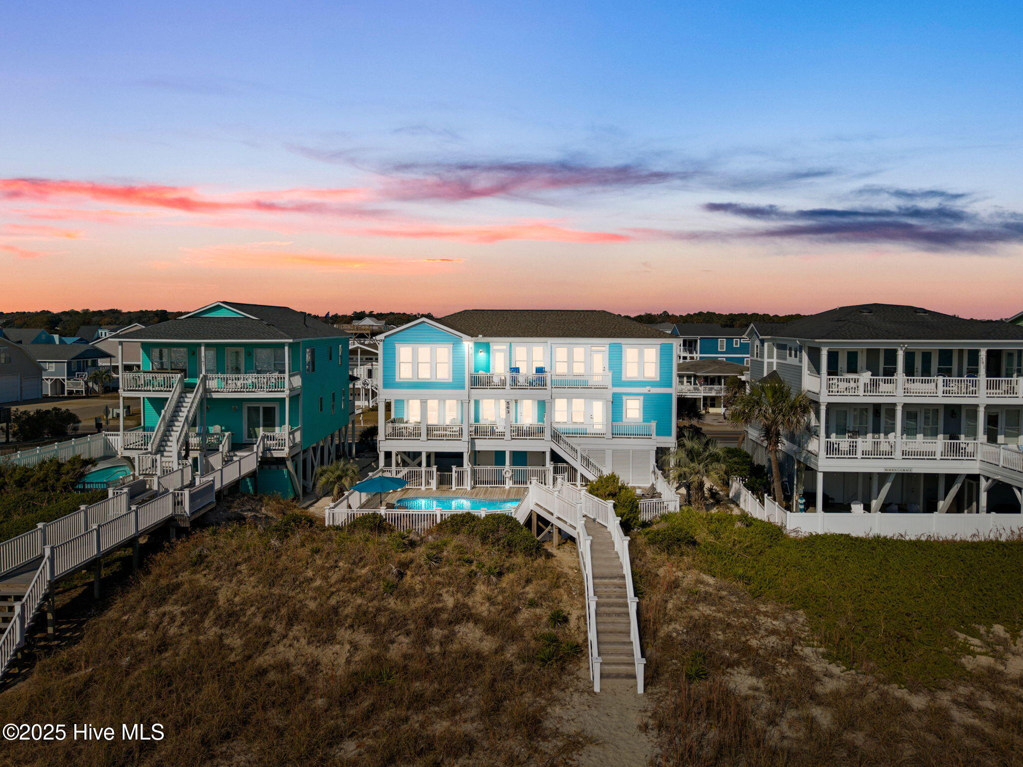 100542576 | Photo 95