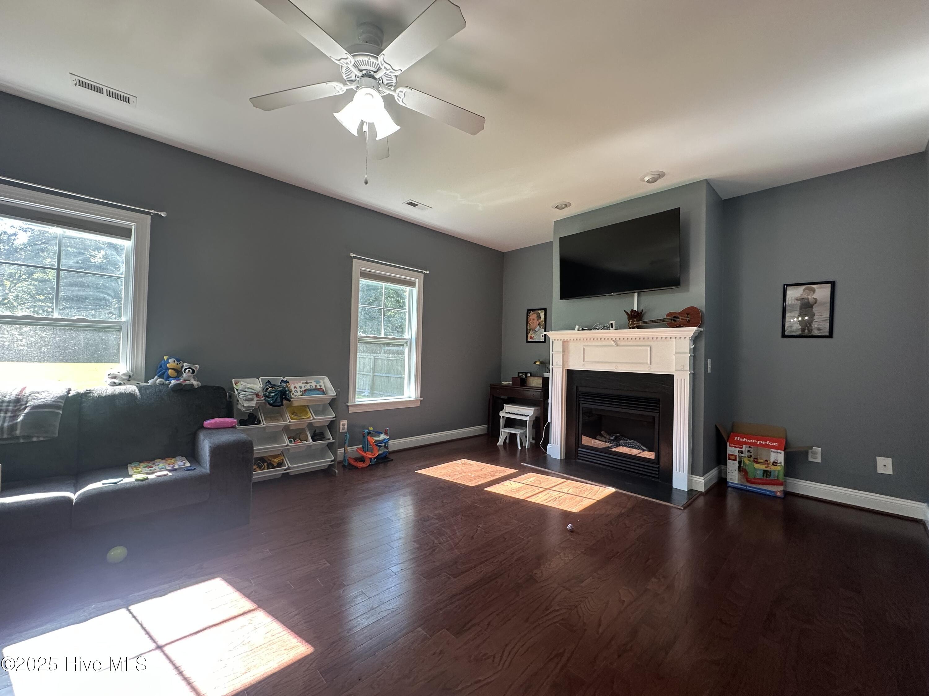 100551344 | Photo 13