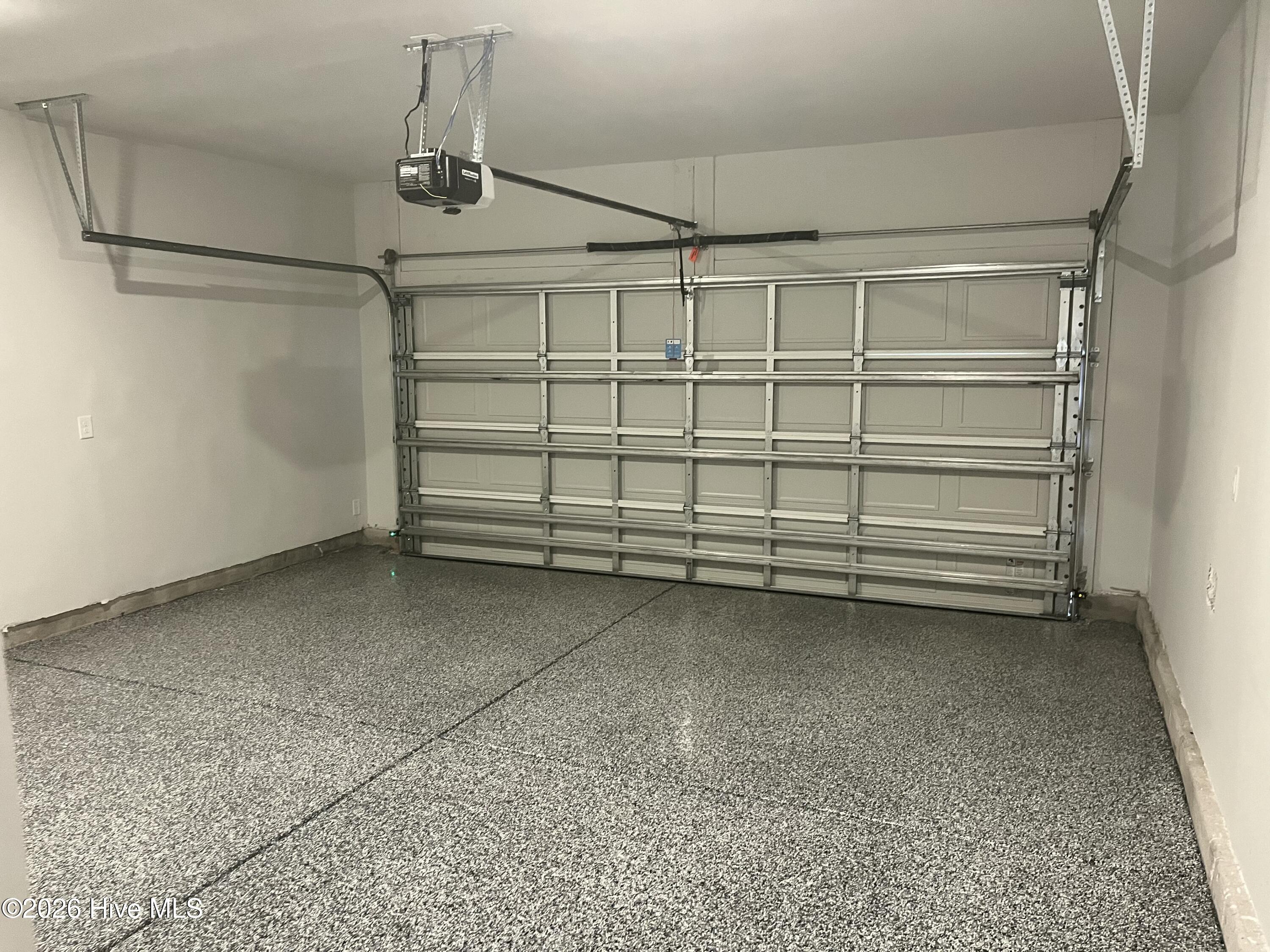 100557776 | Photo 15