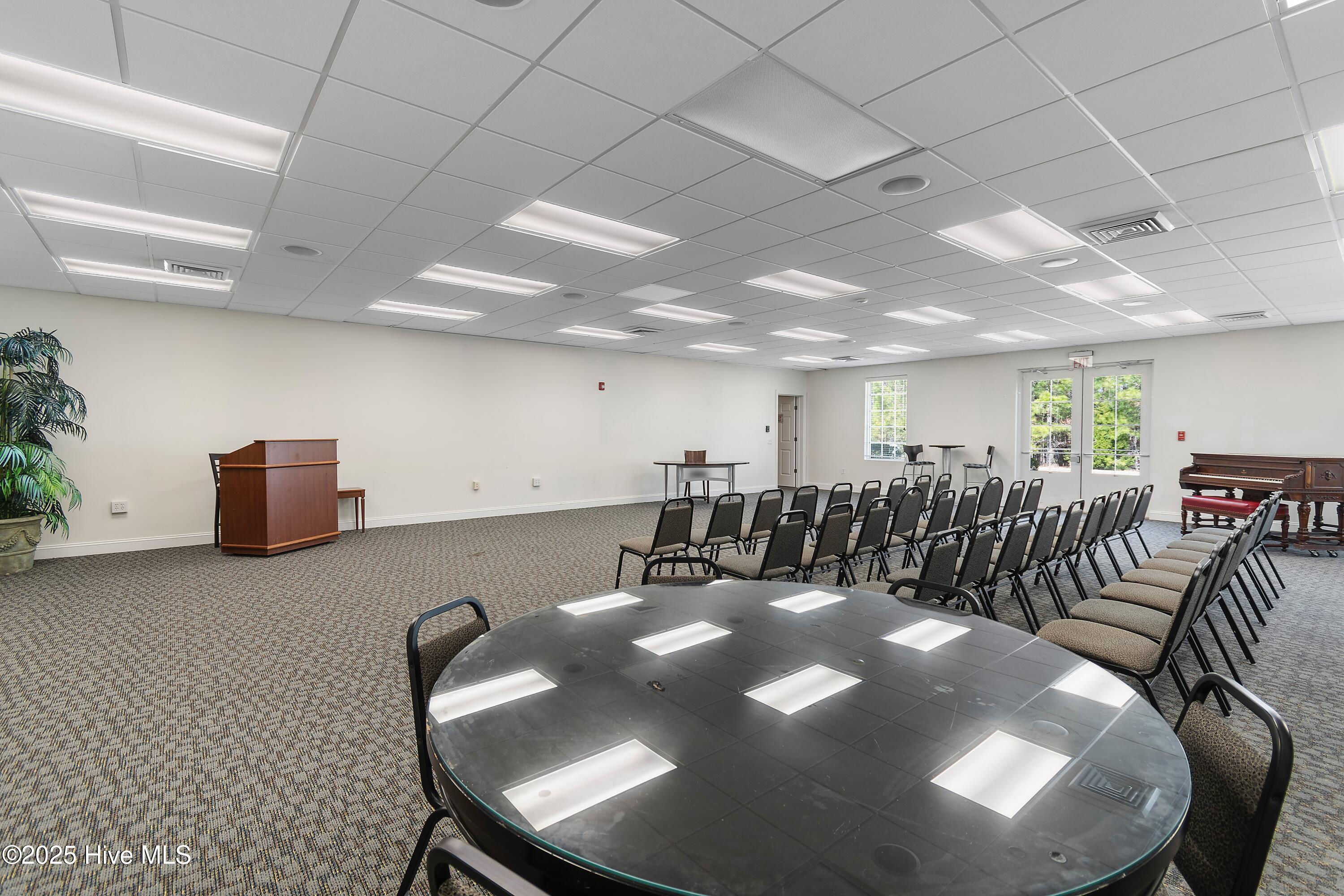 100491717 | Photo 63