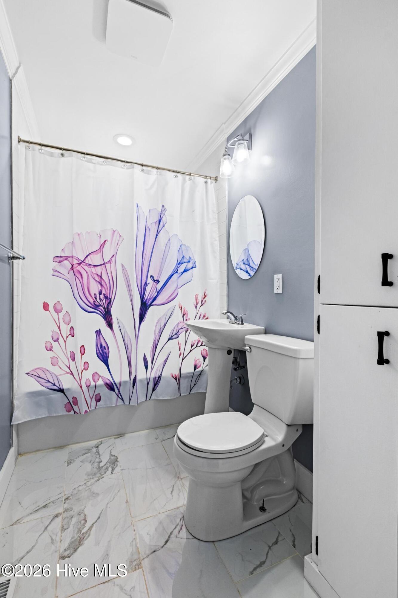 100560797 | Photo 15