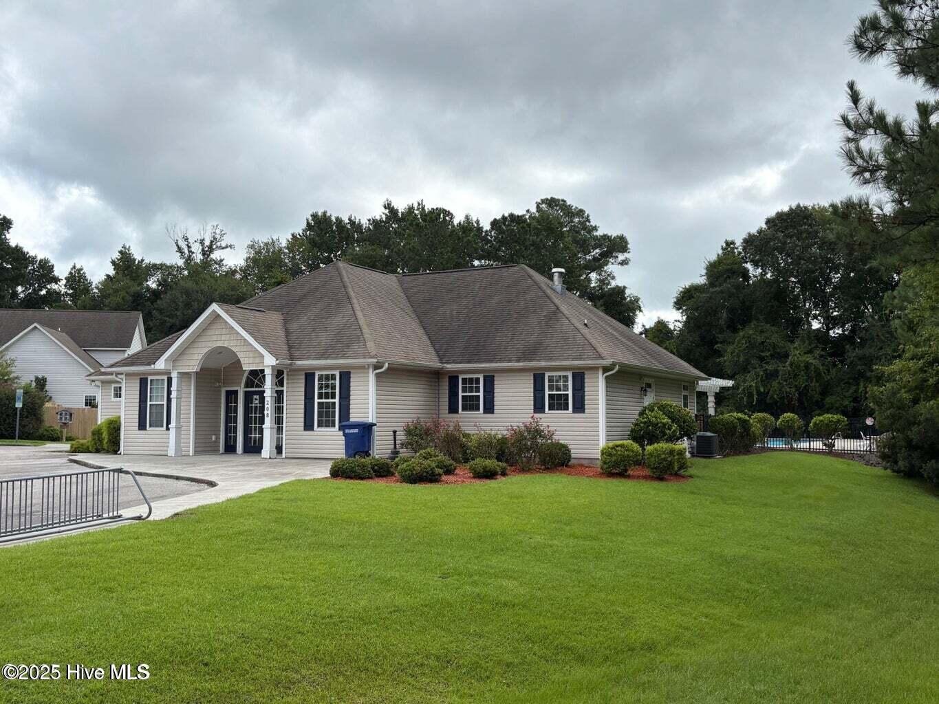 100536146 | Photo 34