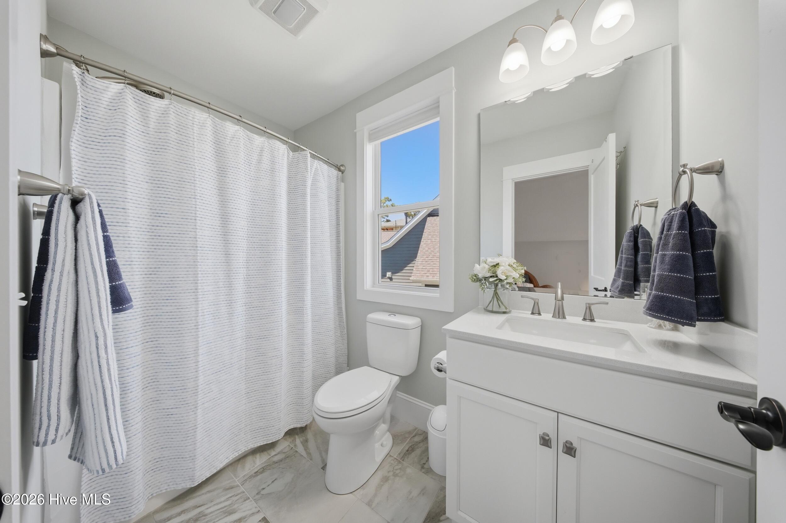 100567823 | Photo 56