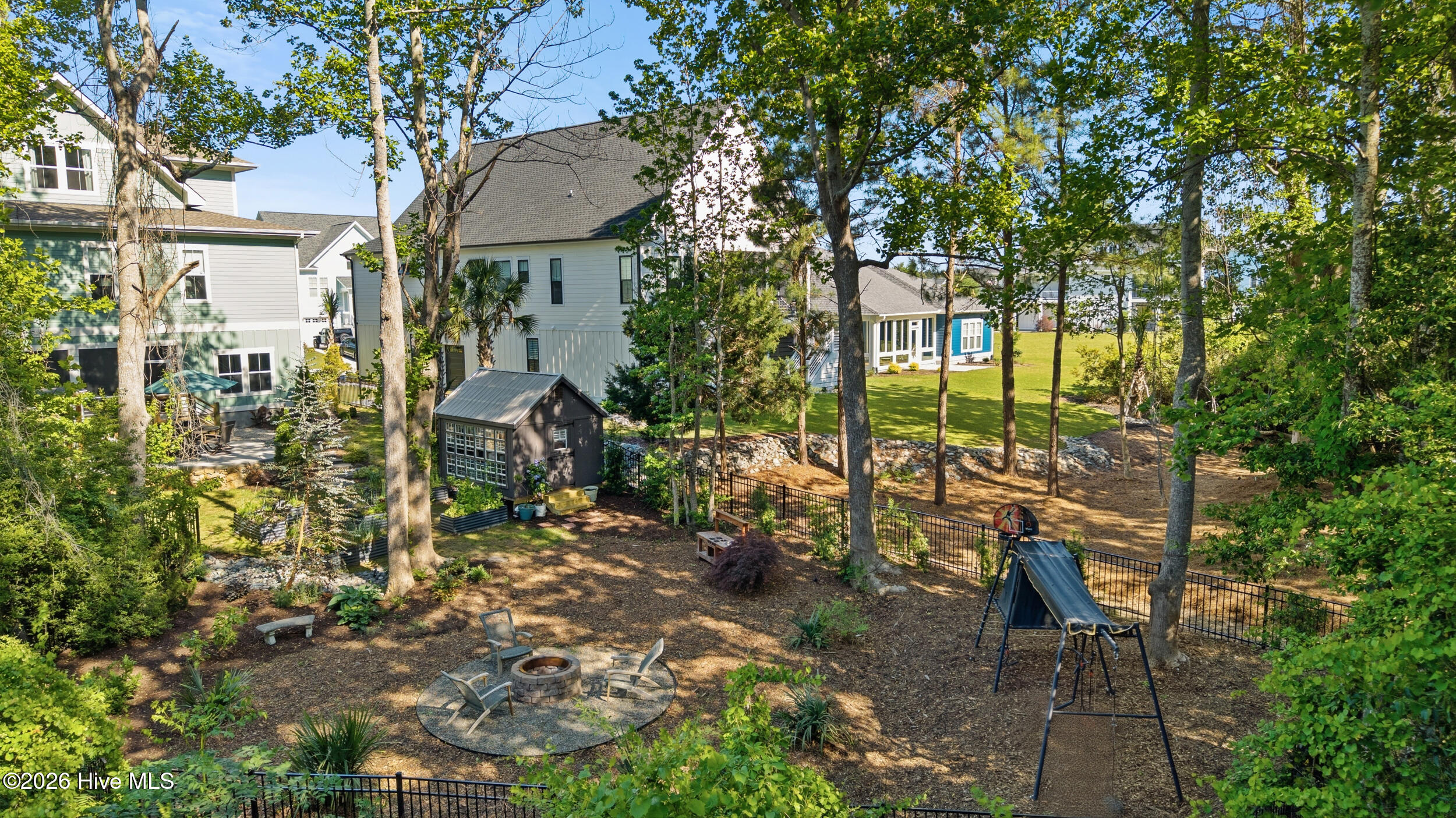 100570688 | Photo 67