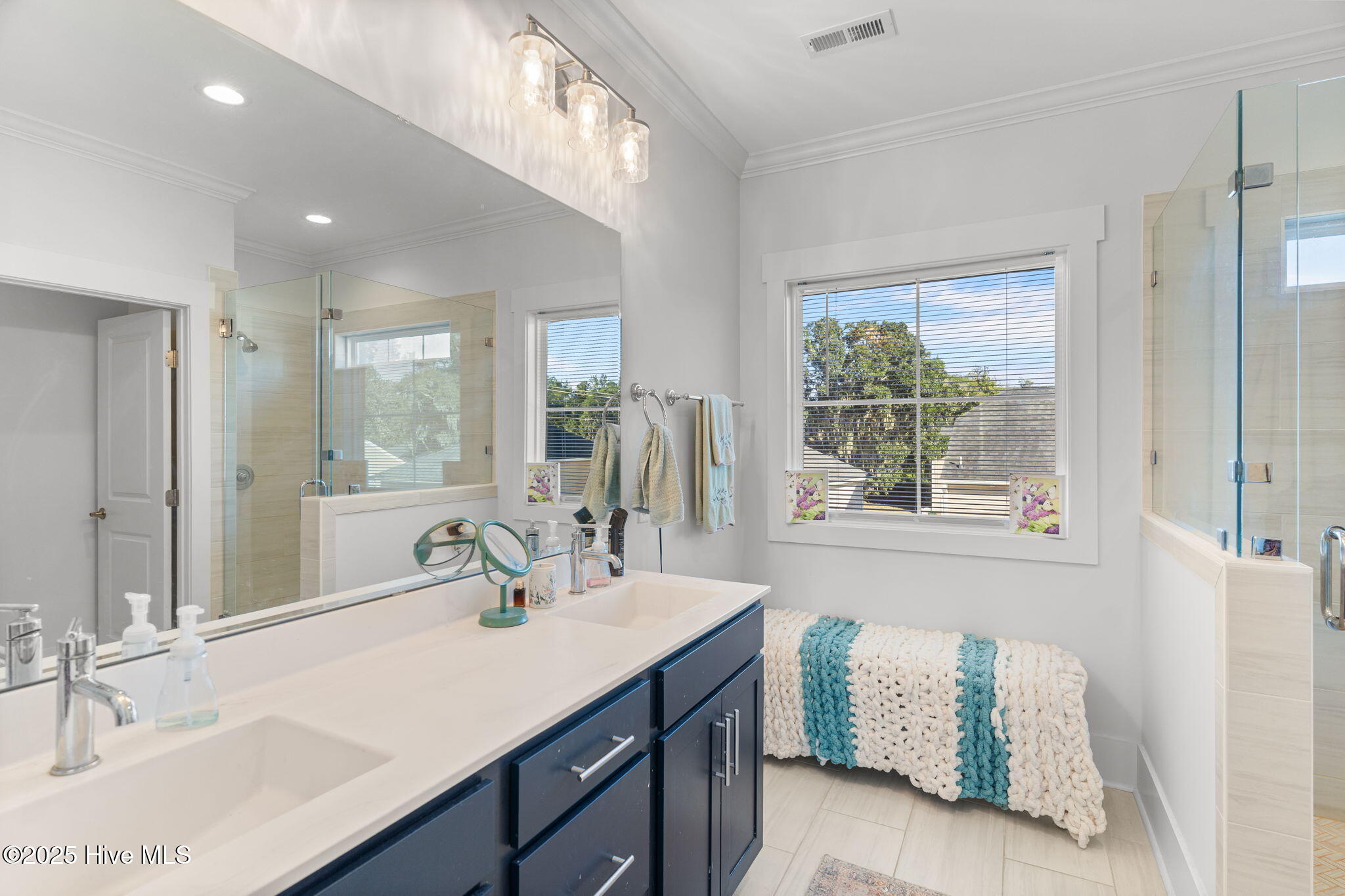 100536437 | Photo 20