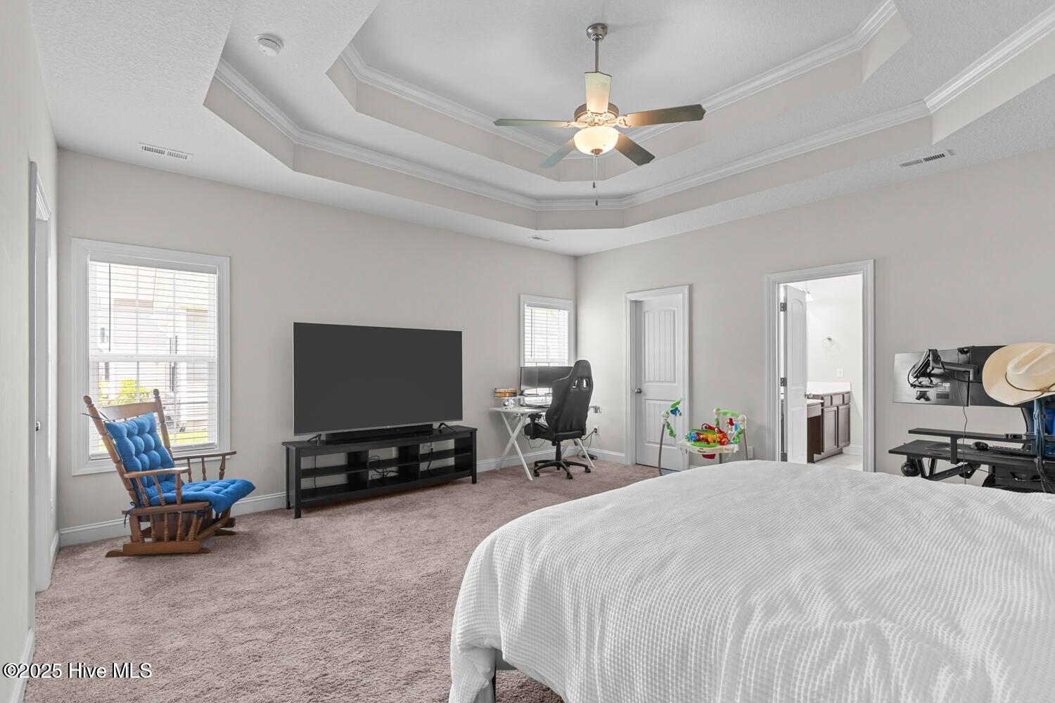 100545840 | Photo 13