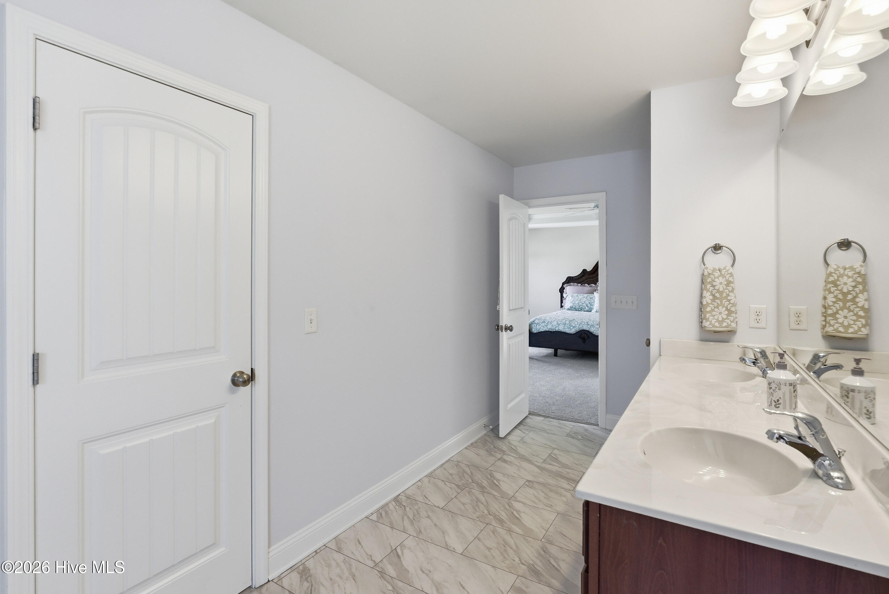 100563576 | Photo 31