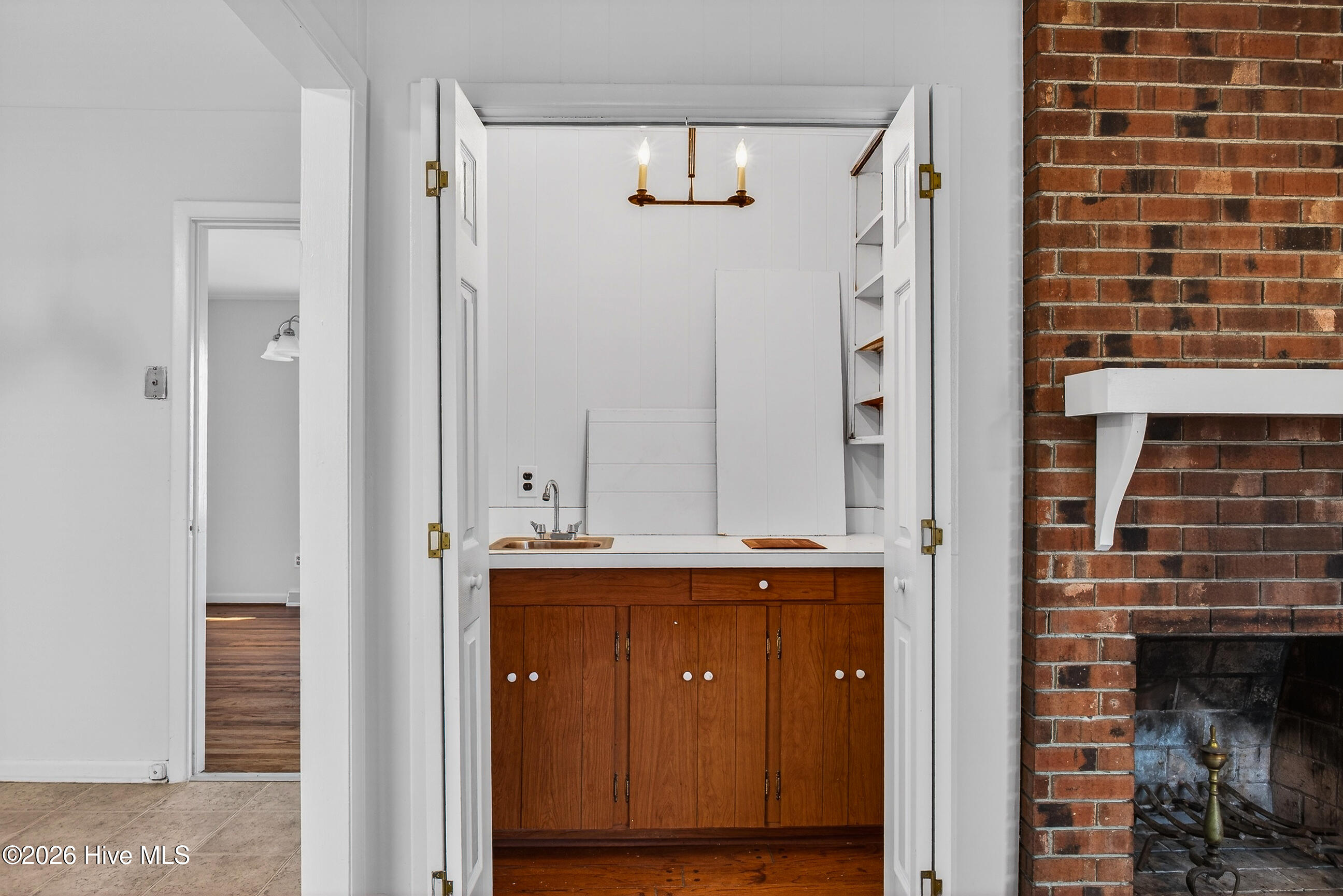 100548057 | Photo 16