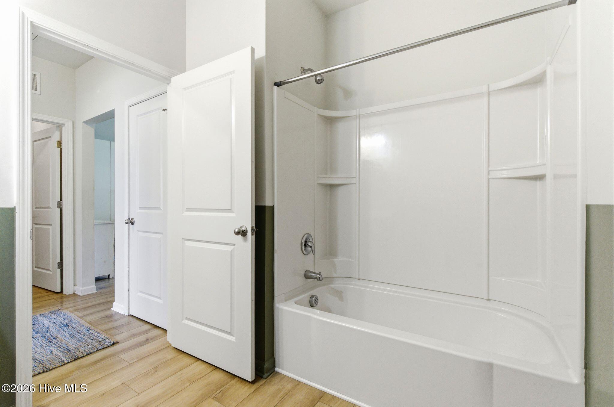 100566850 | Photo 21