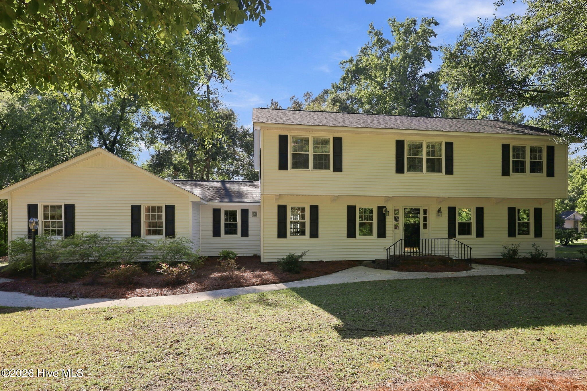 Photo 1 of Single family home for sale at 423 Lee St, Greenville, NC 27858 | MLS# 100608344 | Listing updated on 2026-10-07