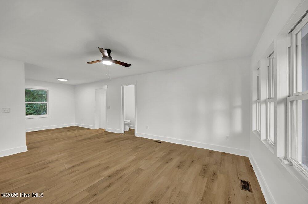 Photo 4 of Single family home for sale at 2128 Yaupon Dr, Wilmington, NC 28401 | MLS# 100606474 | Listing updated on 2026-10-08