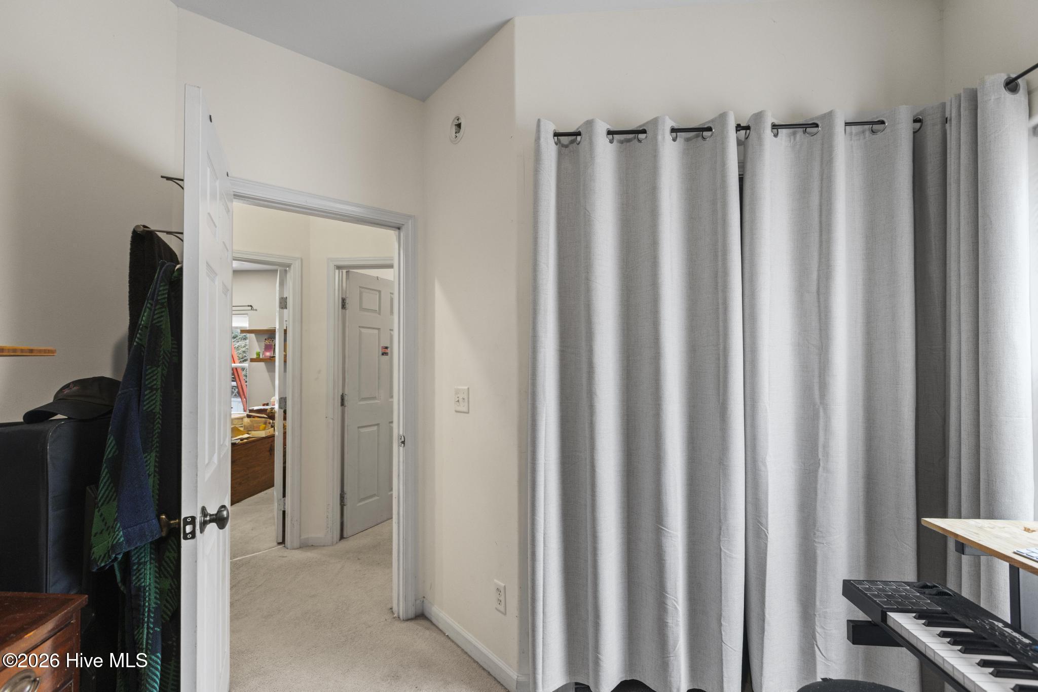 100556084 | Photo 39