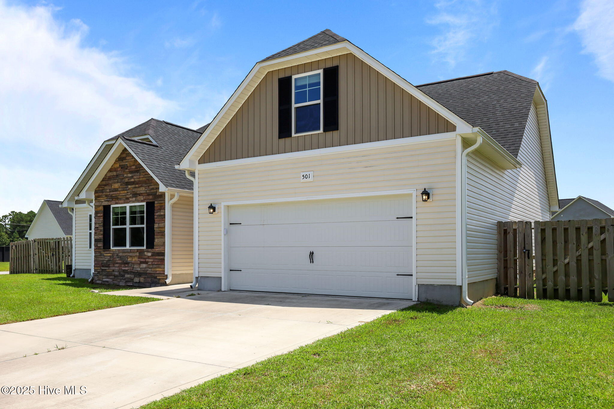501 Violet Court, Maysville, NC 28555 – photo 4: 501 Violet Ct. Maysville NC