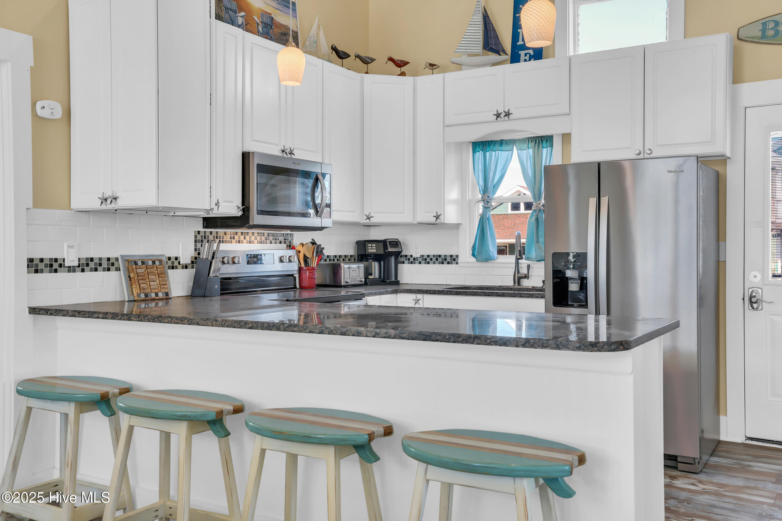 100536286 | Photo 14