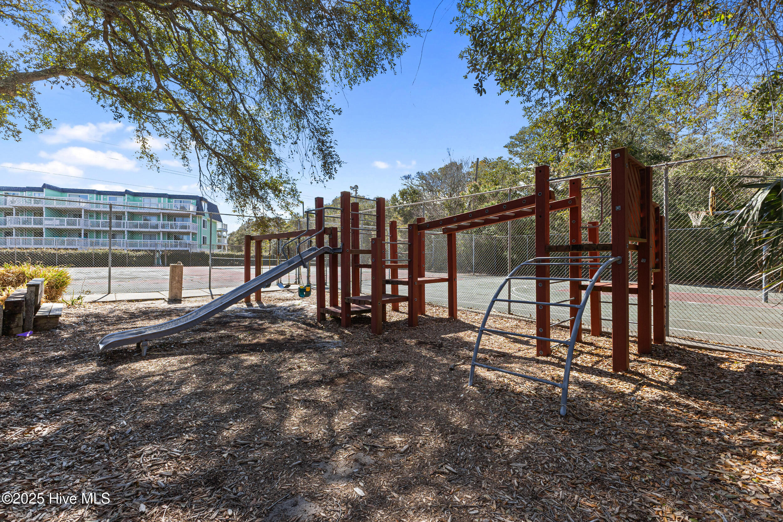 100518550 | Photo 60