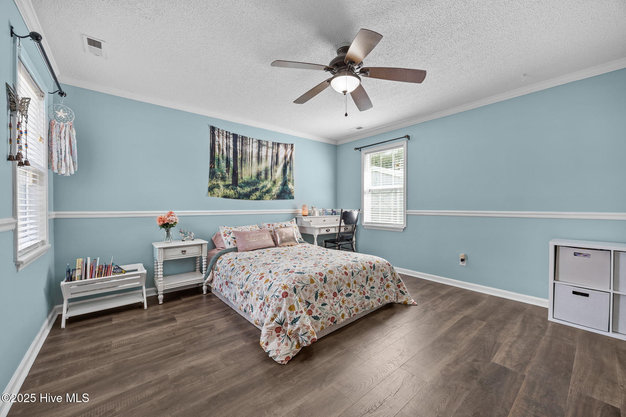 100545928 | Photo 18