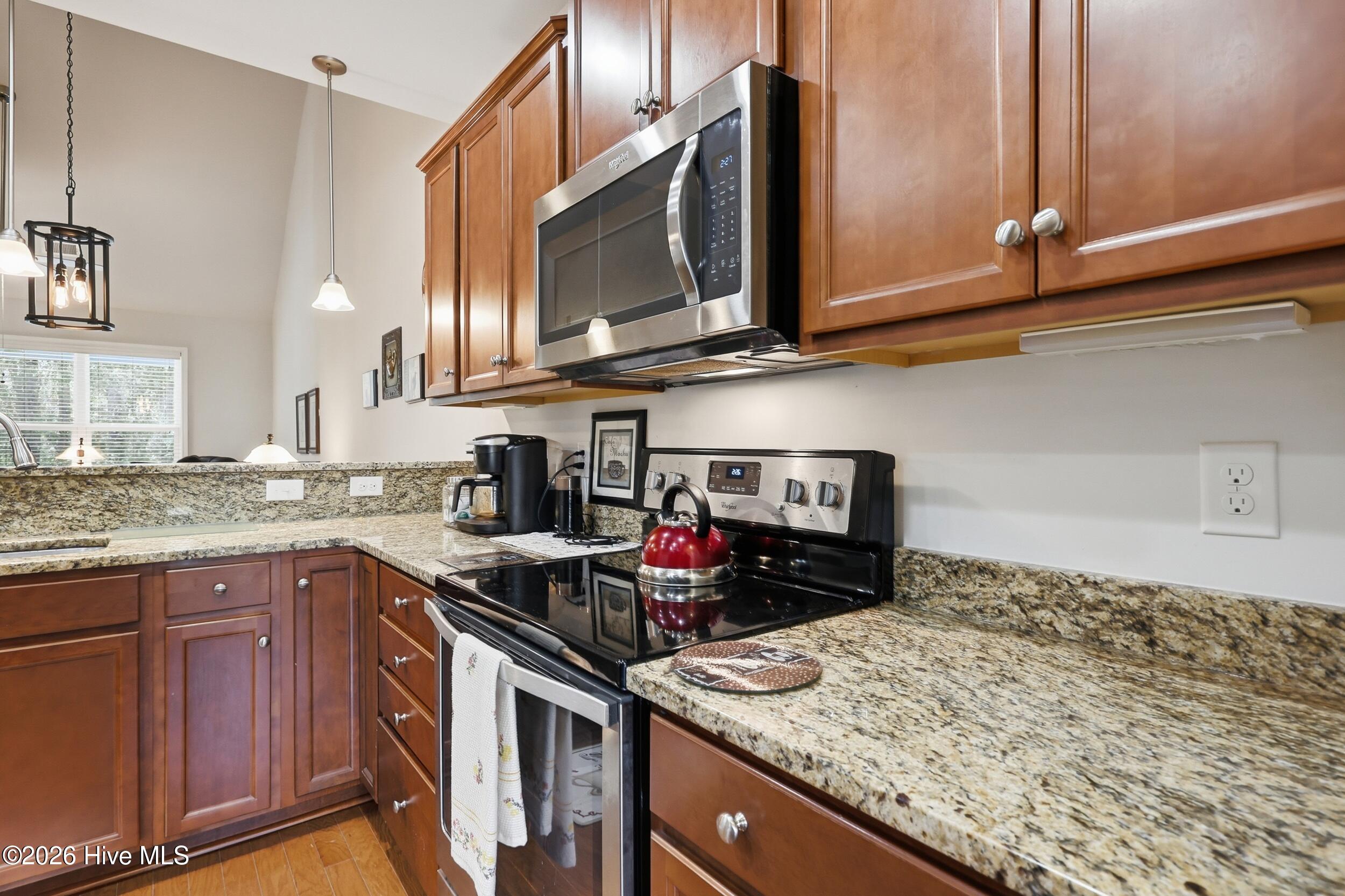 100564272 | Photo 10