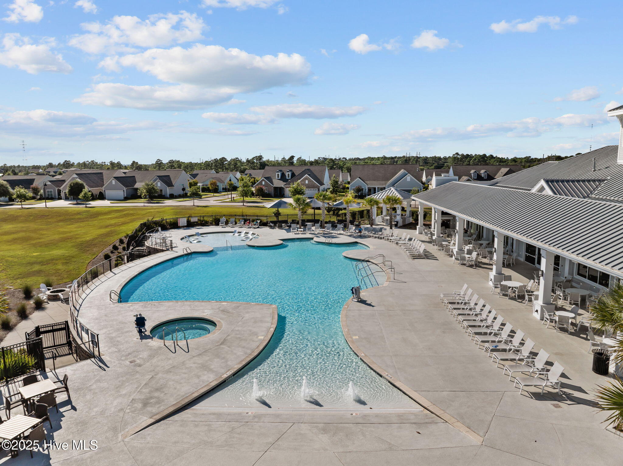 100565127 | Photo 68