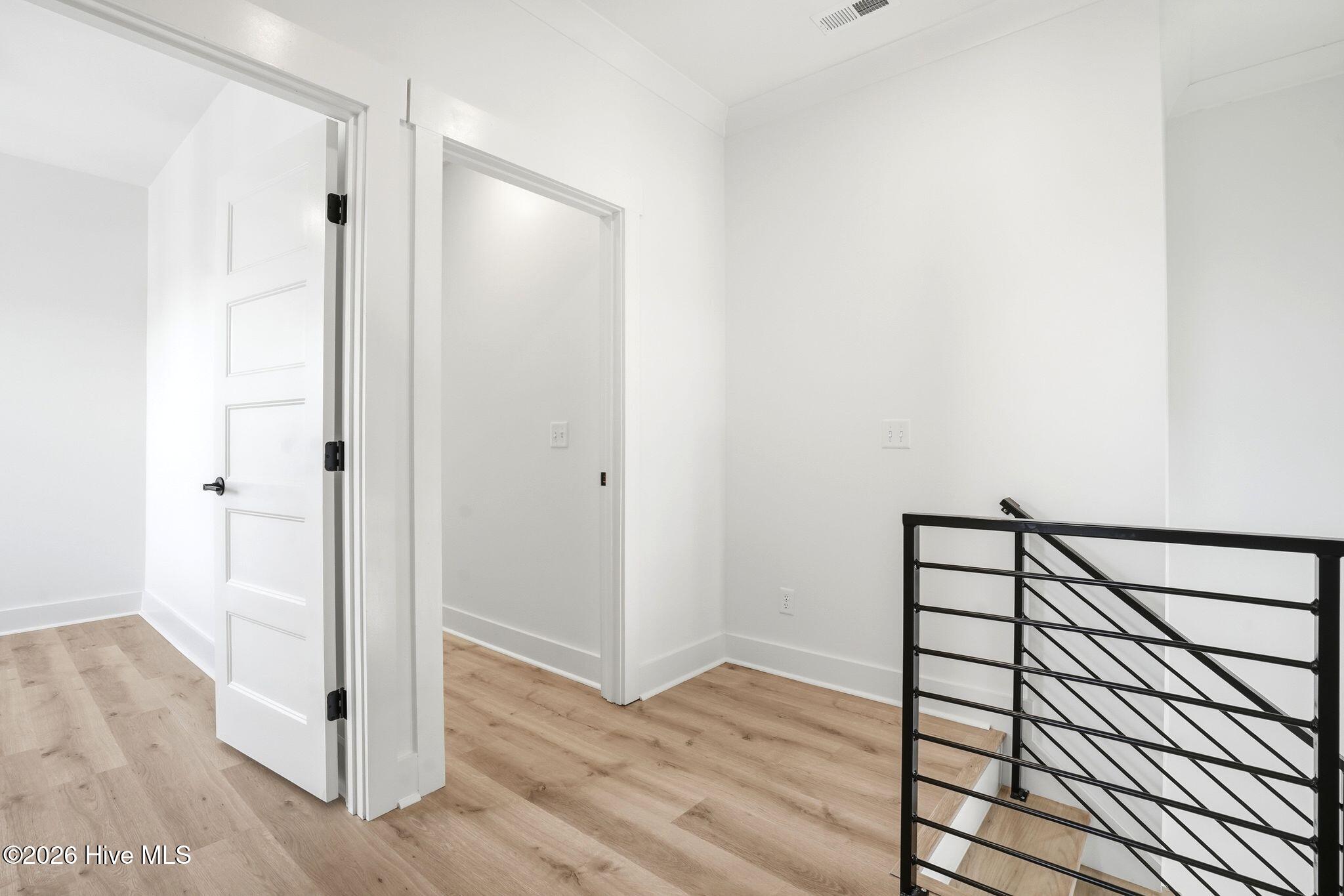 100561284 | Photo 66